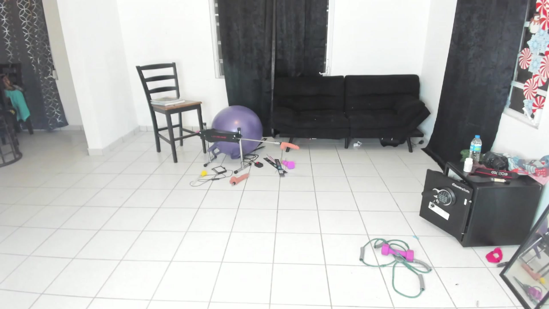 Gallery image thumbnail from HollyHanna's myfreecams stream on, 12/27/2022, 24:37 image 11 of 20