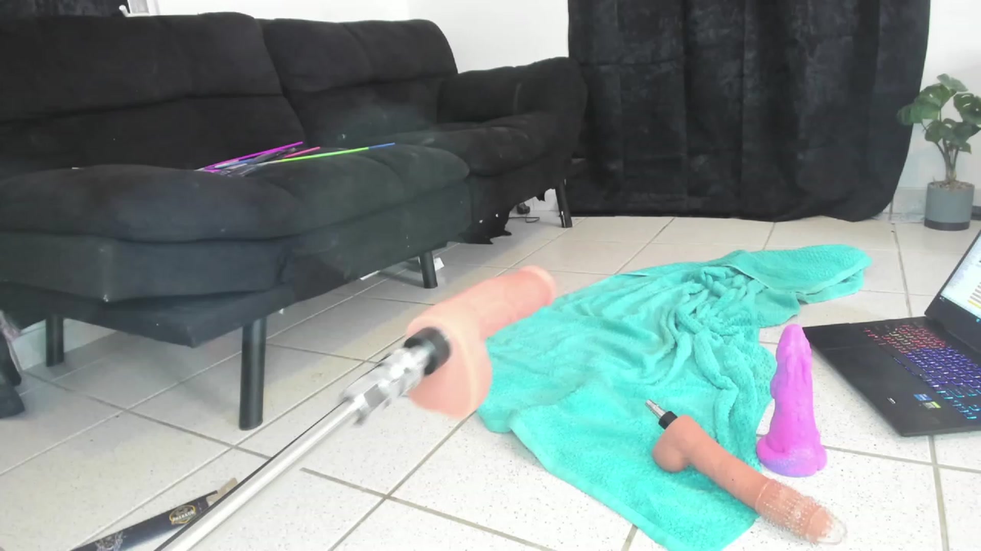 Gallery image thumbnail from HollyHanna's myfreecams stream on, 12/27/2022, 01:19 image 19 of 20