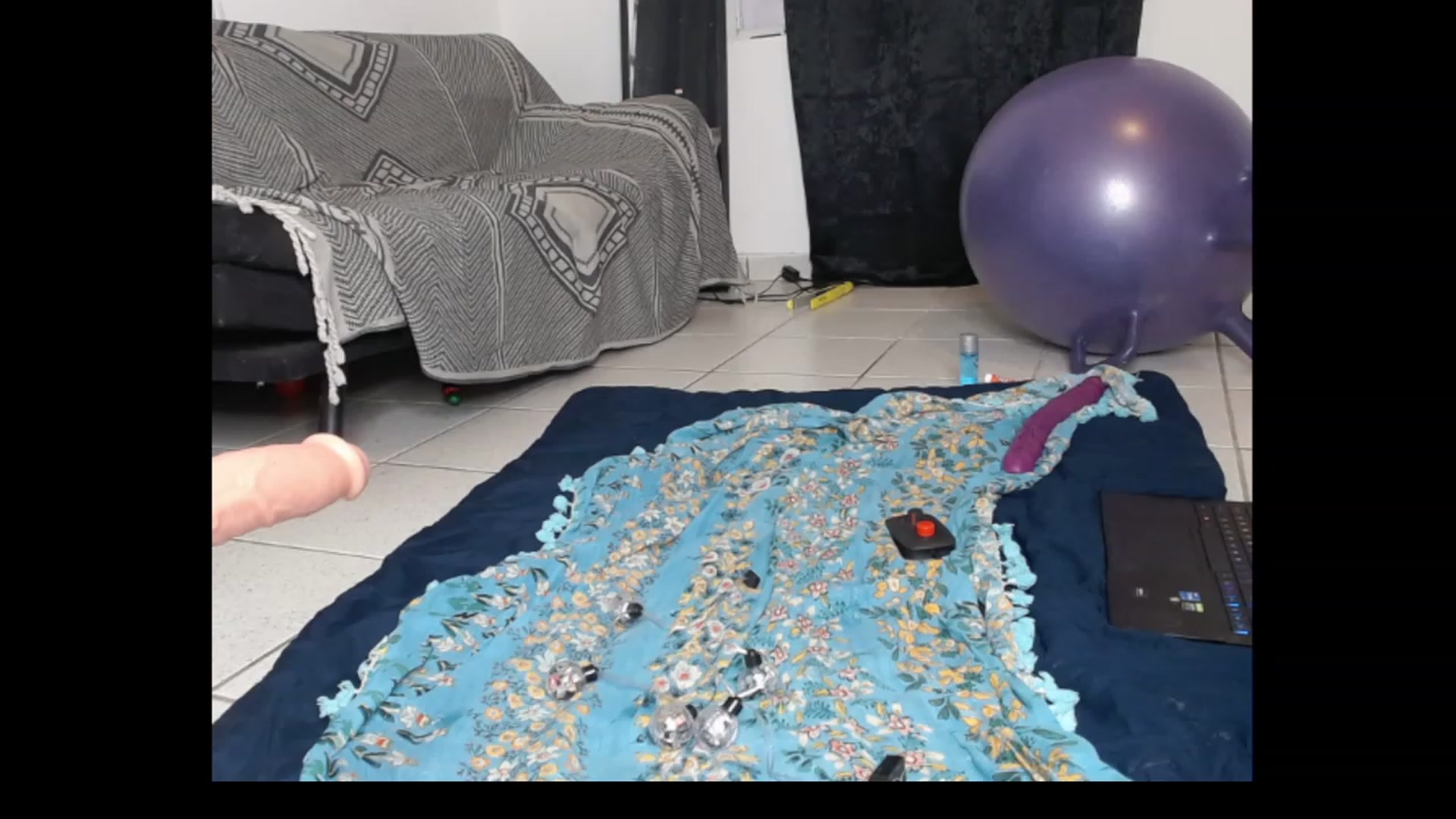Gallery image thumbnail from HollyHanna's myfreecams stream on, 12/31/2022, 23:55 image 7 of 20