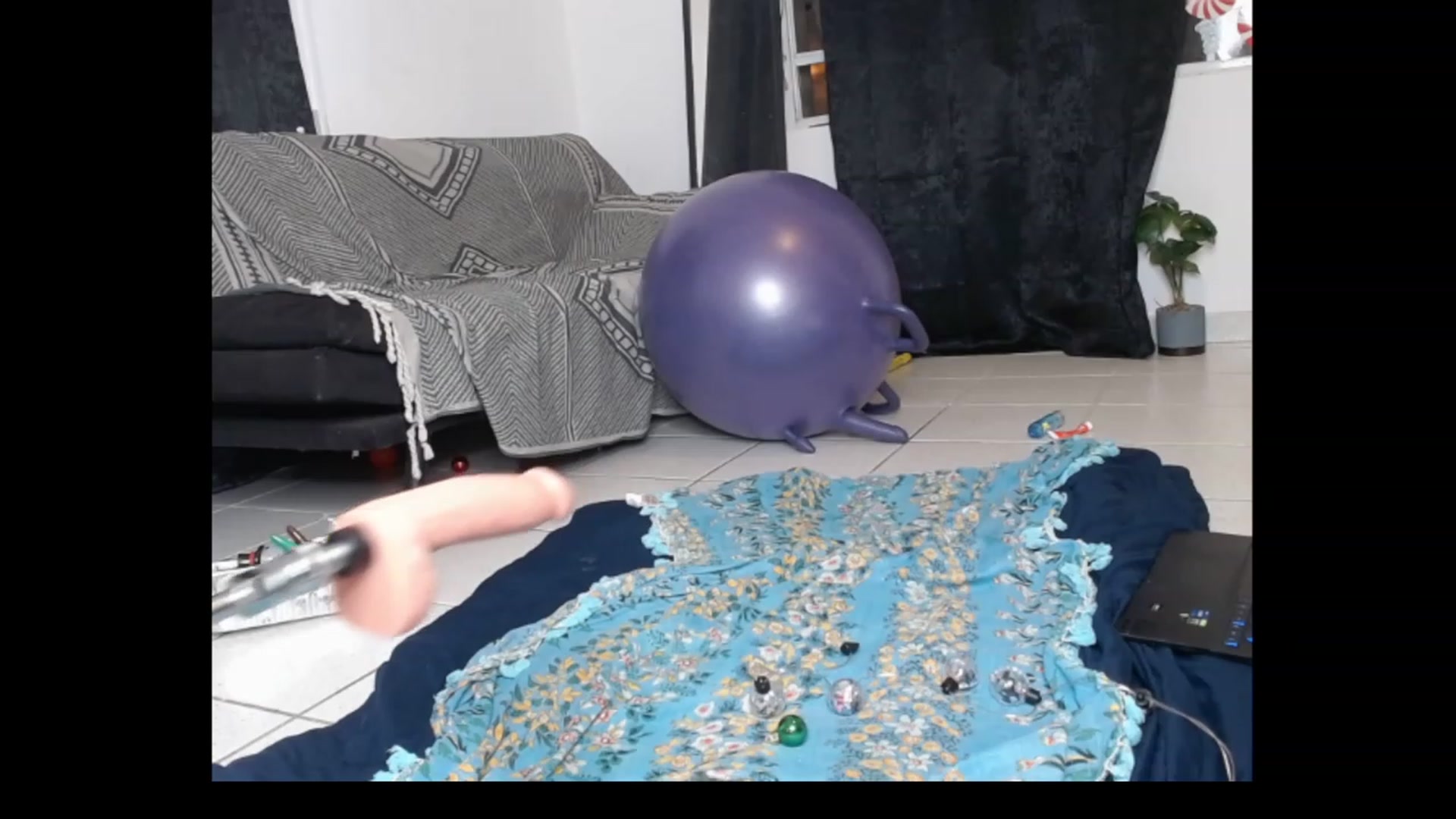 Gallery image thumbnail from HollyHanna's myfreecams stream on, 12/31/2022, 23:55 image 20 of 20