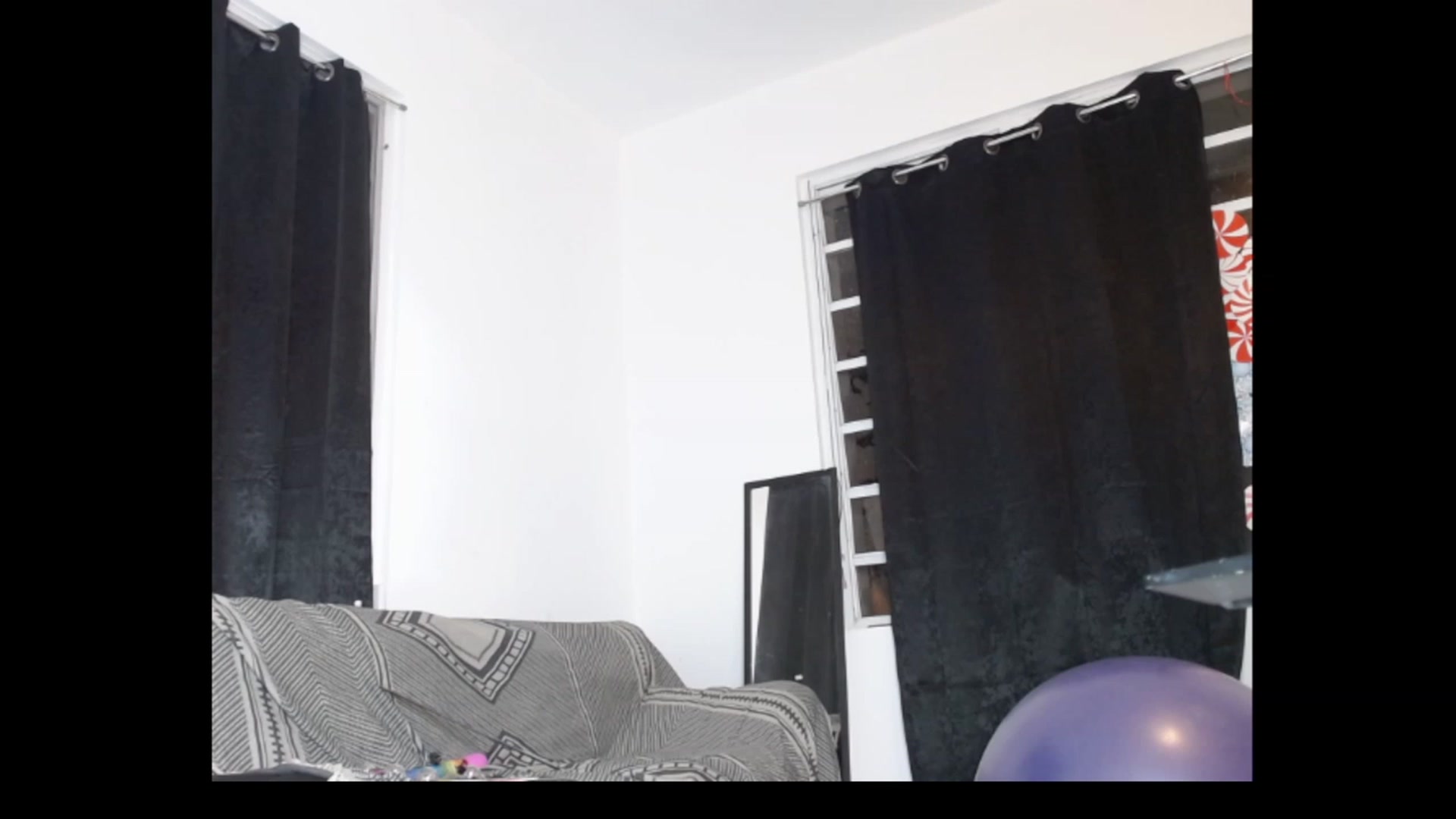 Gallery image thumbnail from HollyHanna's myfreecams stream on, 01/01/2023, 24:06 image 17 of 20