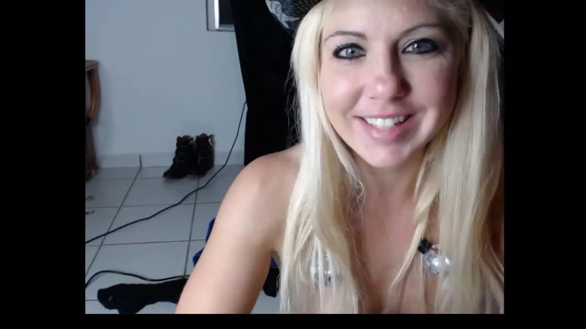 Gallery image thumbnail from HollyHanna's myfreecams stream on, 01/01/2023, 01:14 image 5 of 20
