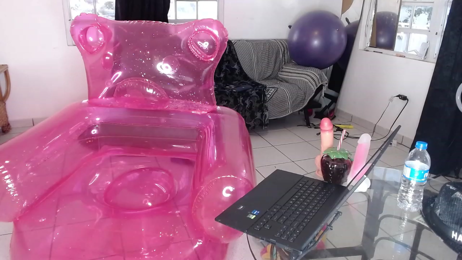 Gallery image thumbnail from HollyHanna's myfreecams stream on, 01/18/2023, 22:49 image 9 of 20