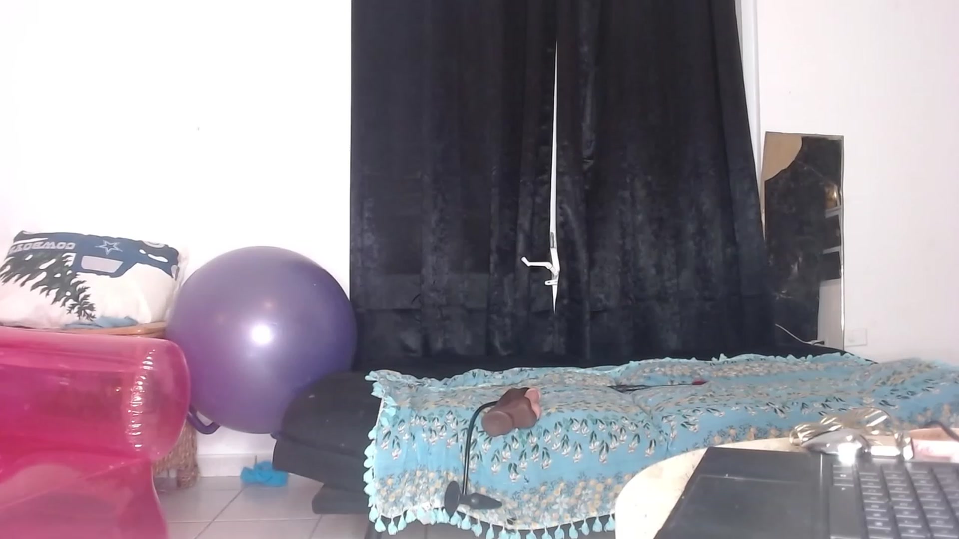 Gallery image thumbnail from HollyHanna's myfreecams stream on, 01/23/2023, 05:50 image 12 of 20