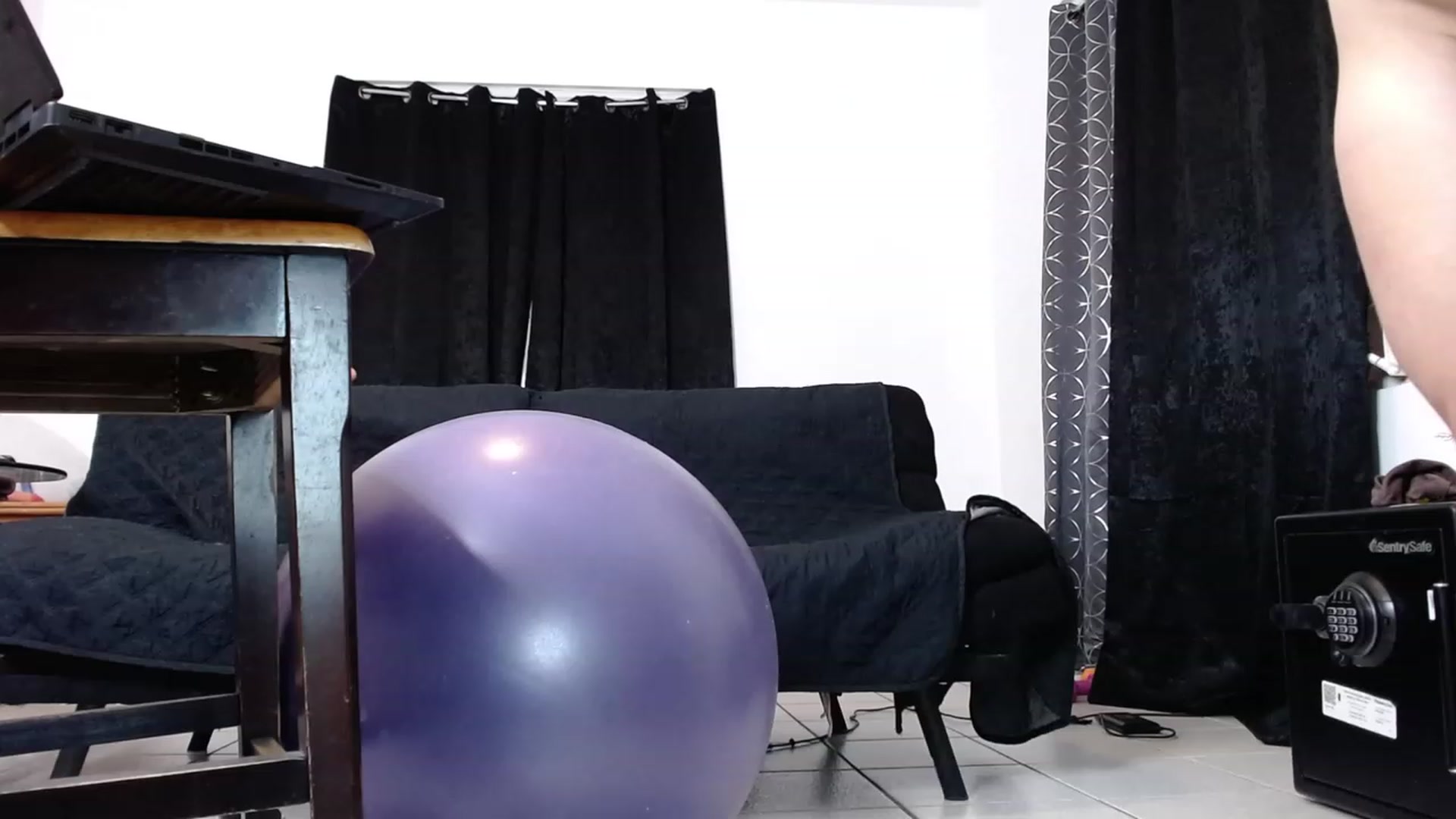 Gallery image thumbnail from HollyHanna's myfreecams stream on, 02/03/2023, 23:10 image 4 of 20