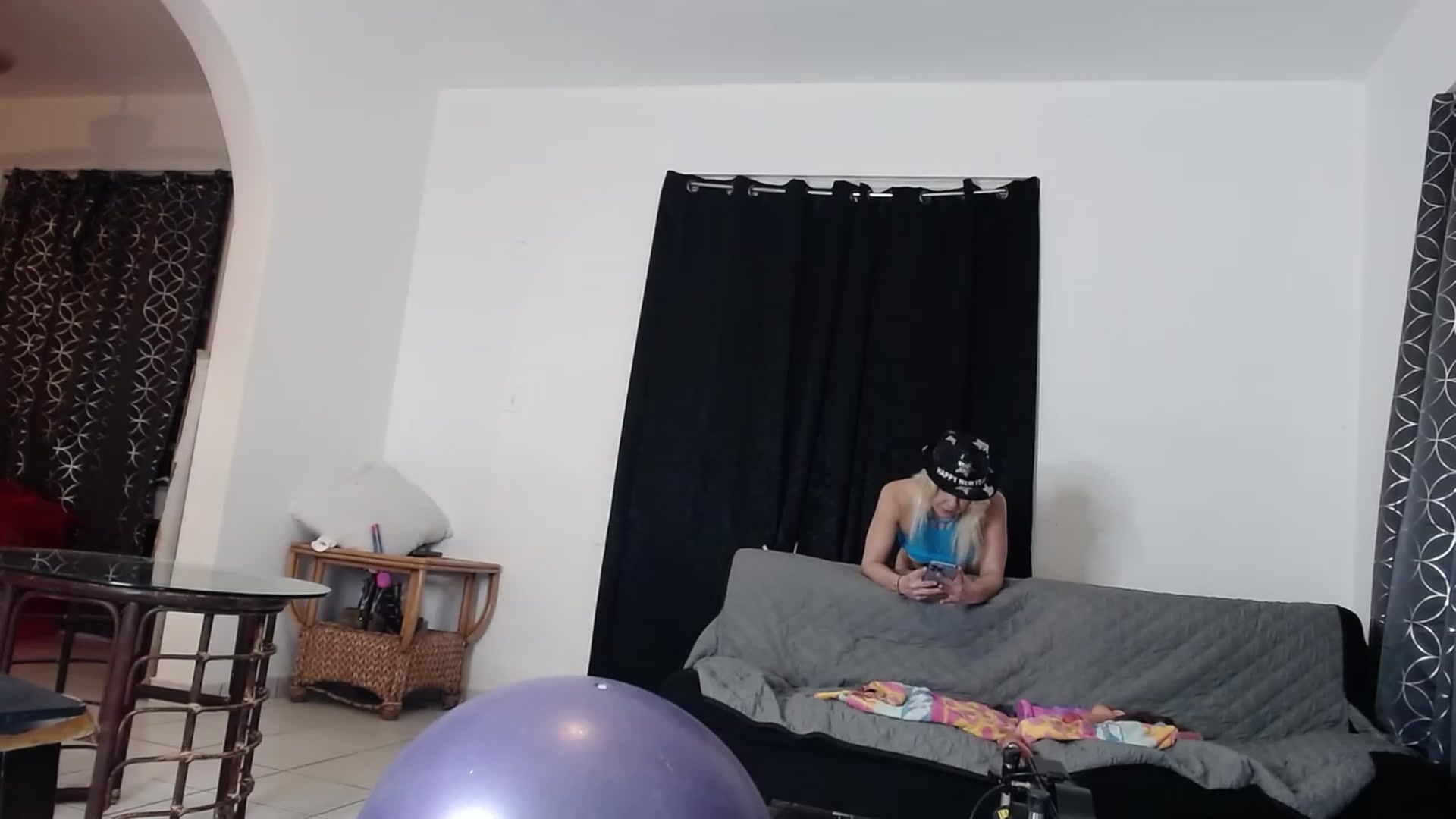 Gallery image thumbnail from HollyHanna's myfreecams stream on, 02/04/2023, 01:19 image 6 of 20