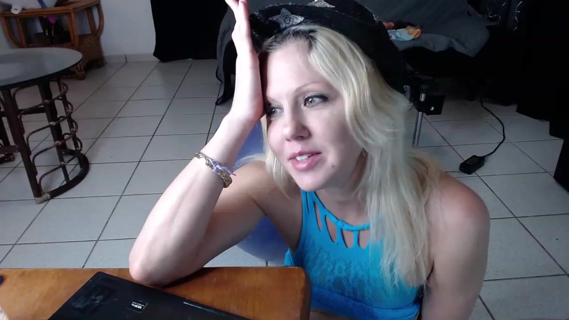 Gallery image thumbnail from HollyHanna's myfreecams stream on, 02/04/2023, 01:19 image 15 of 20