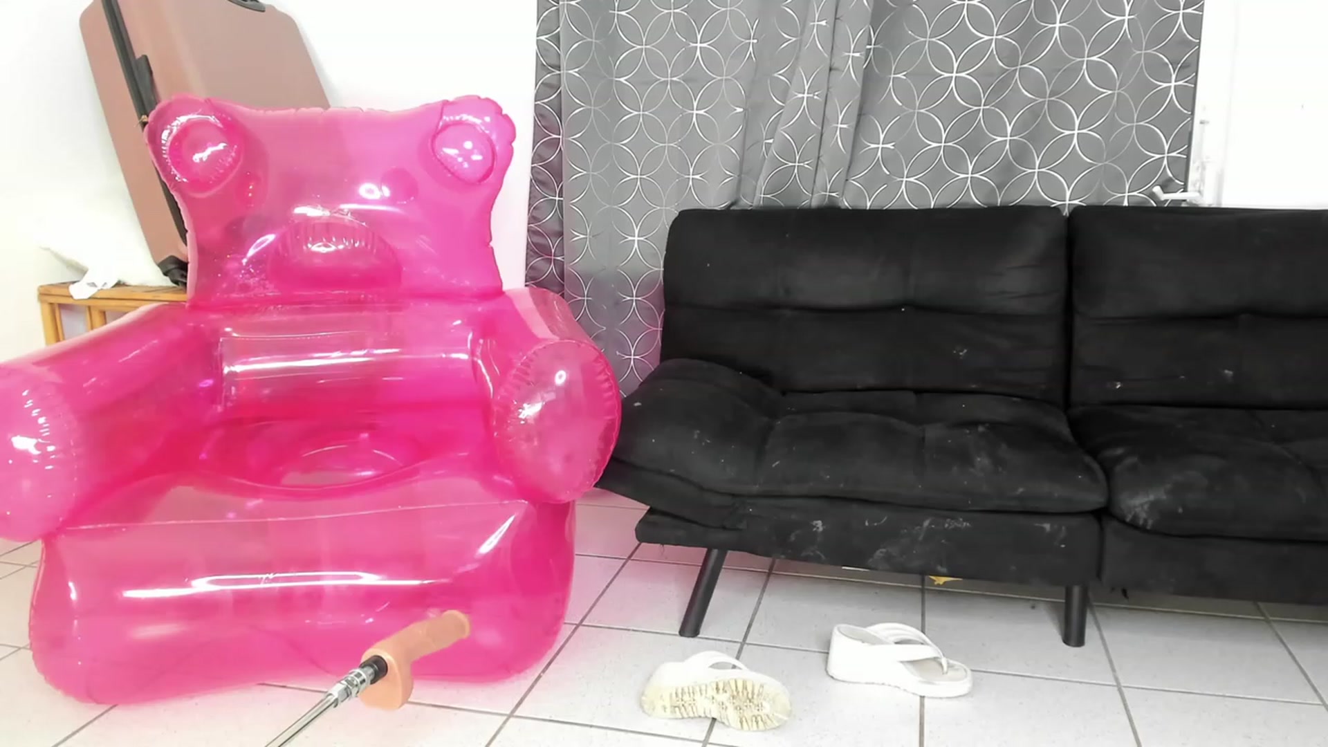 Gallery image thumbnail from HollyHanna's myfreecams stream on, 02/08/2023, 05:45 image 19 of 20