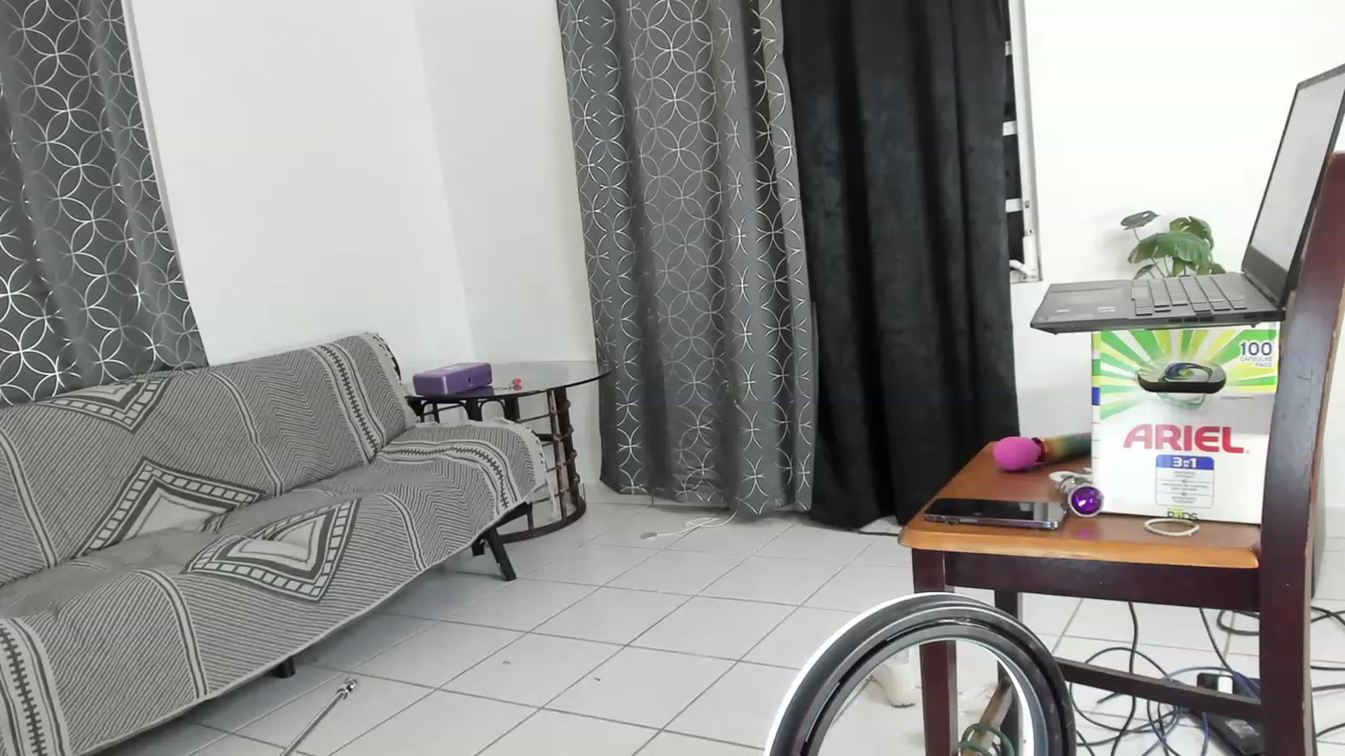 Gallery image thumbnail from HollyHanna's myfreecams stream on, 02/10/2023, 24:01 image 2 of 20