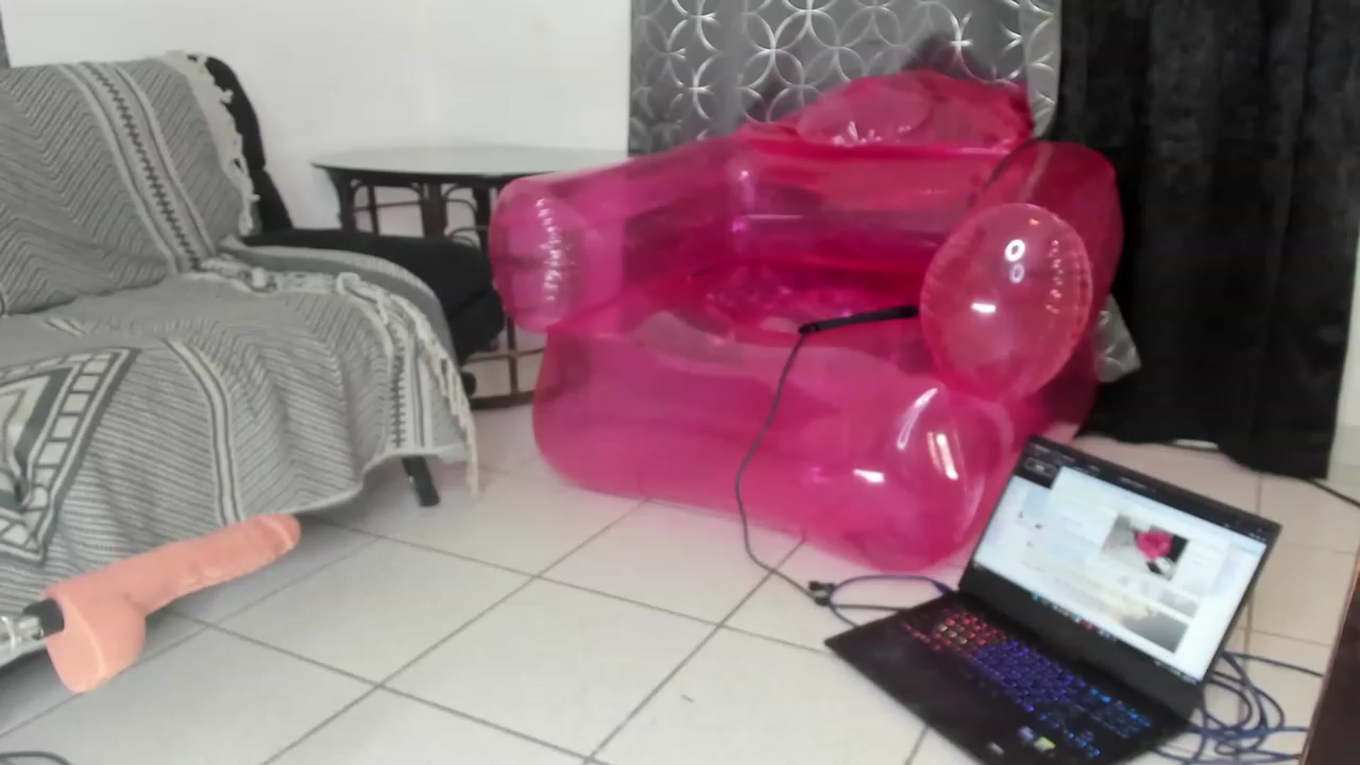 Gallery image thumbnail from HollyHanna's myfreecams stream on, 02/13/2023, 22:59 image 3 of 20