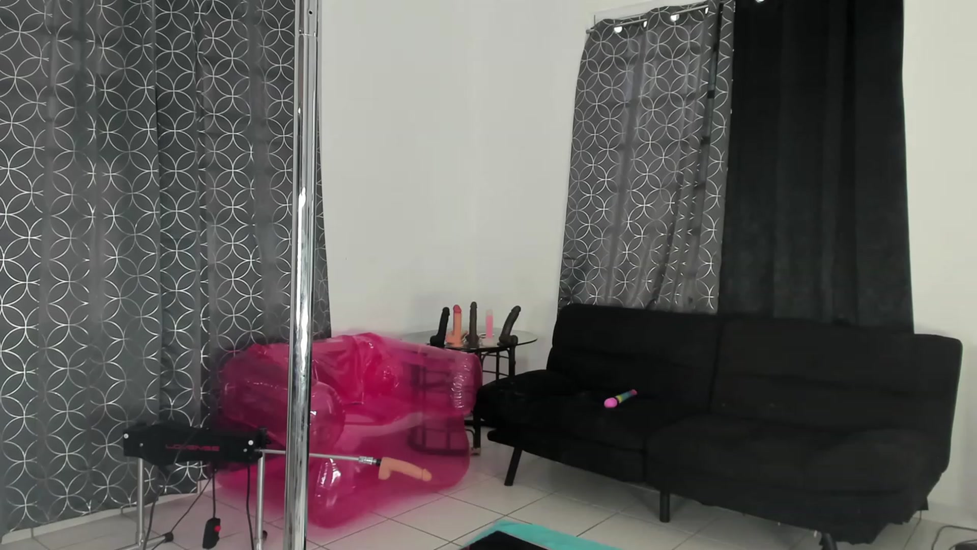 Gallery image thumbnail from HollyHanna's myfreecams stream on, 02/22/2023, 20:37 image 10 of 20