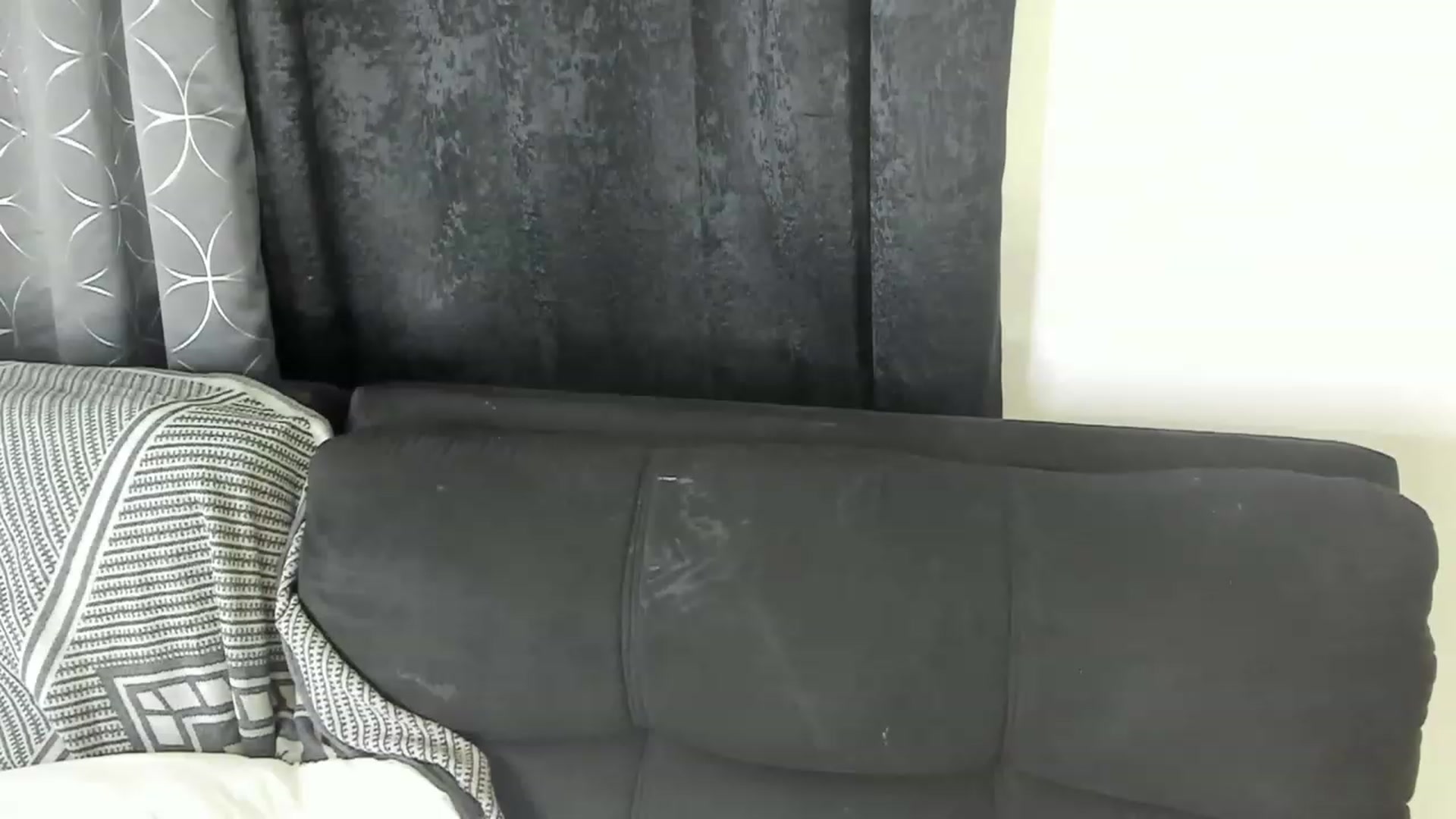 Gallery image thumbnail from HollyHanna's myfreecams stream on, 03/29/2023, 01:19 image 6 of 20