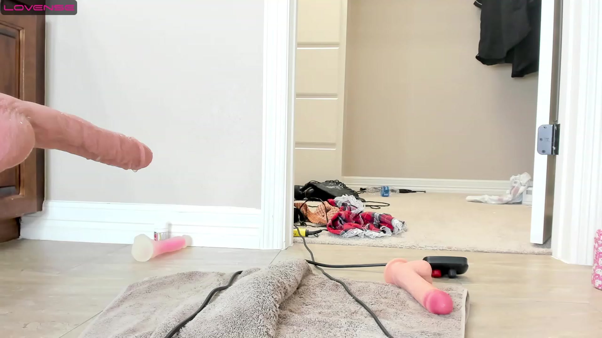 Gallery image thumbnail from HollyHanna's myfreecams stream on, 05/18/2023, 04:20 image 18 of 20