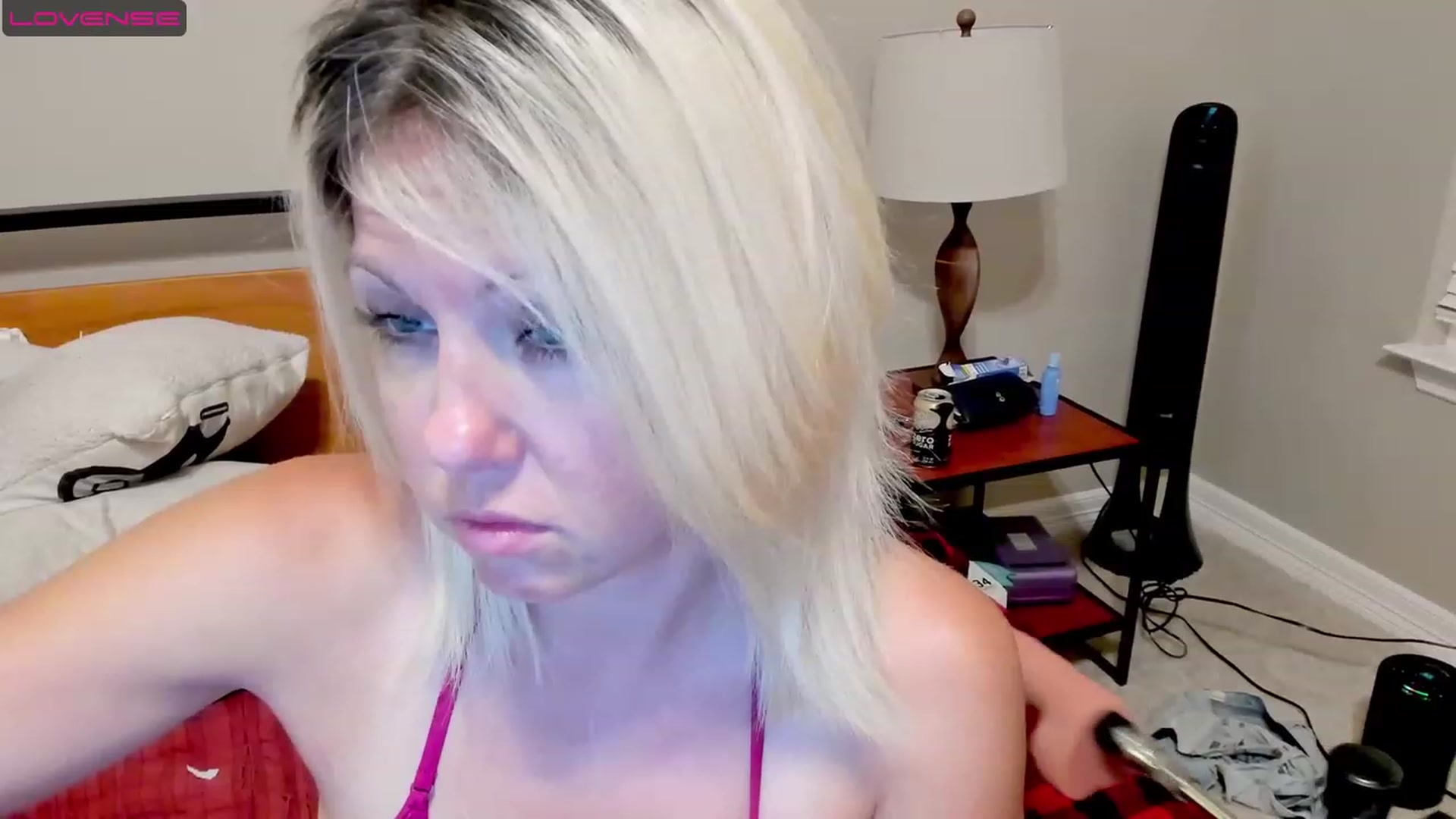Gallery image thumbnail from HollyHanna's myfreecams stream on, 06/16/2023, 04:21 image 17 of 20