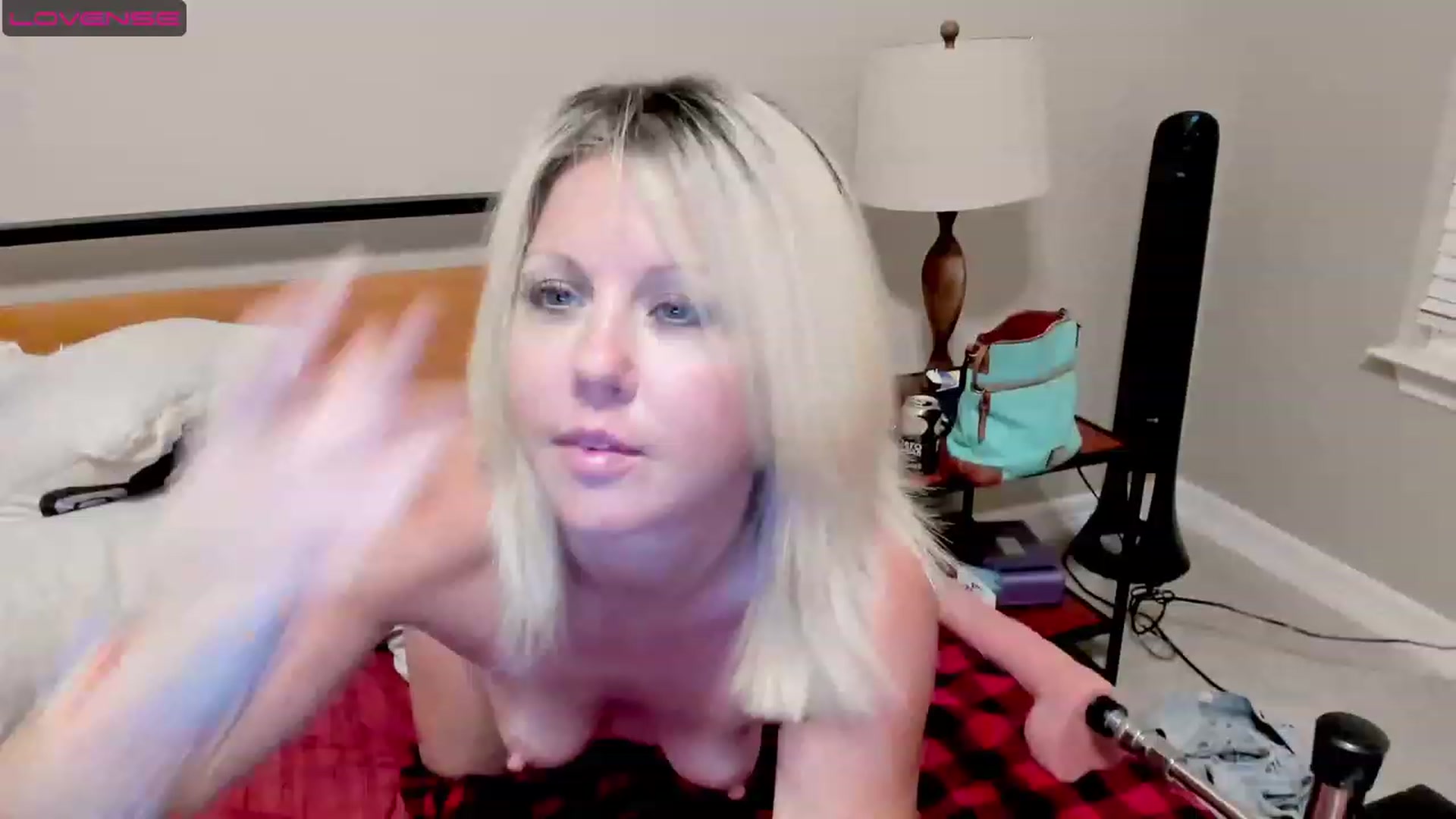 Gallery image thumbnail from HollyHanna's myfreecams stream on, 06/16/2023, 04:21 image 3 of 20