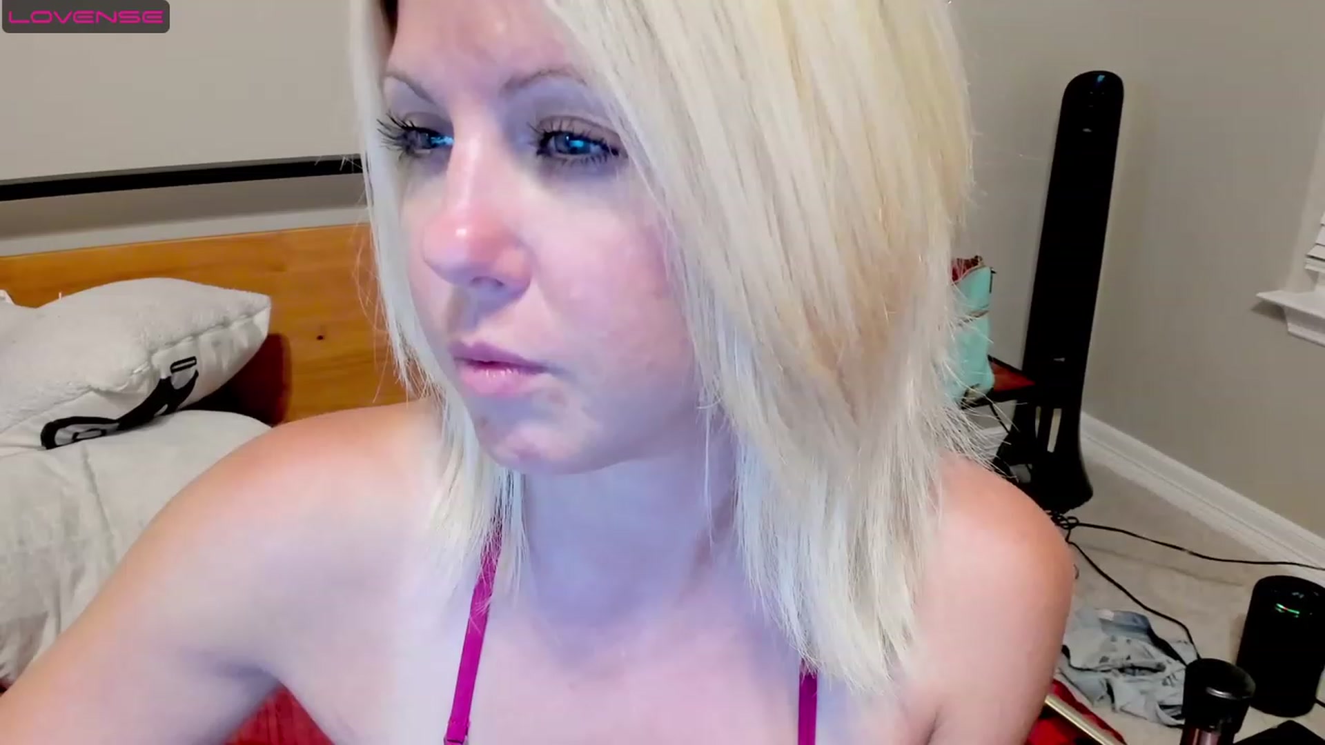 Gallery image thumbnail from HollyHanna's myfreecams stream on, 06/16/2023, 04:21 image 13 of 20