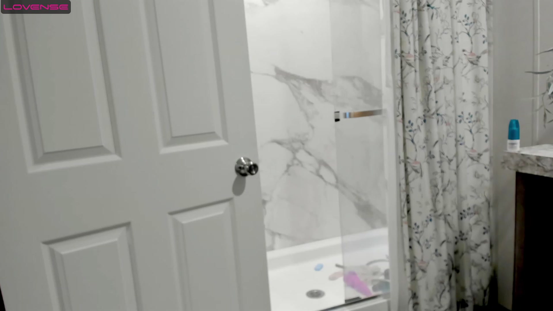 Gallery image thumbnail from HollyHanna's myfreecams stream on, 06/24/2023, 04:36 image 14 of 20