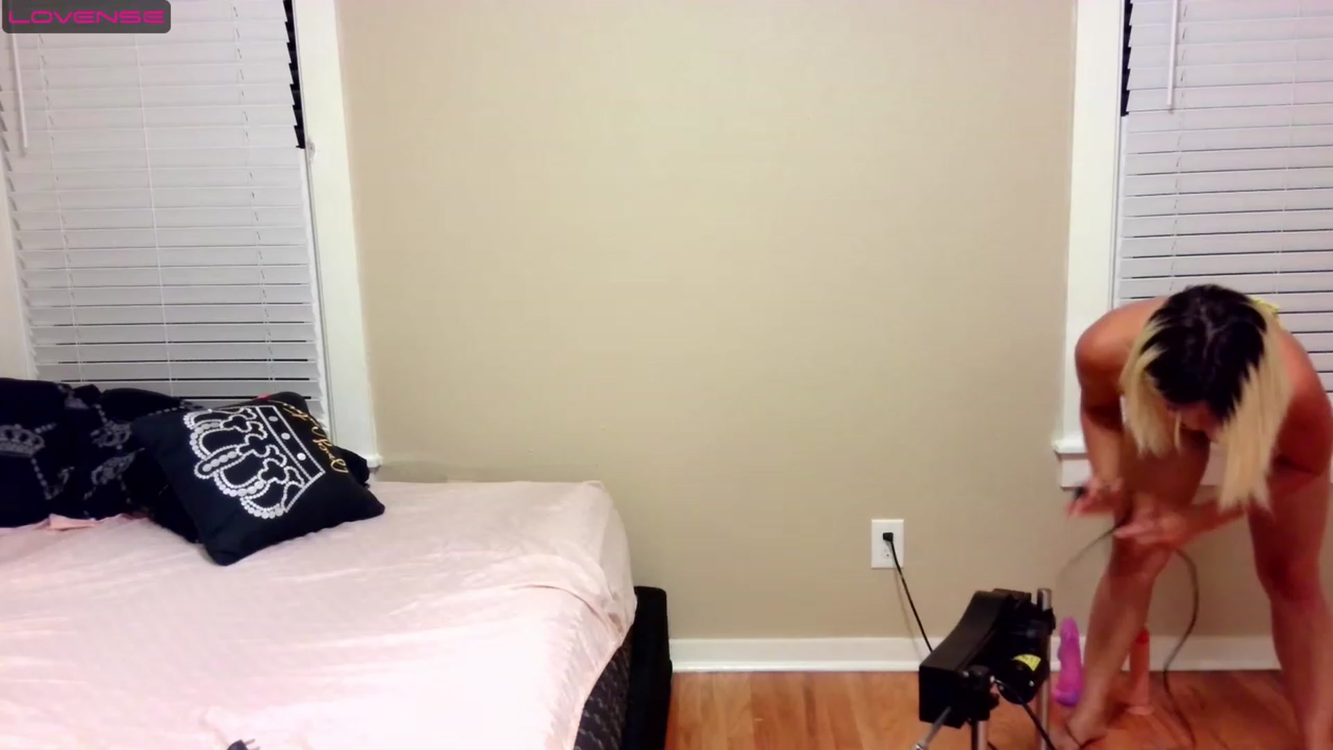 Gallery image thumbnail from HollyHanna's myfreecams stream on, 08/09/2023, 03:22 image 7 of 20