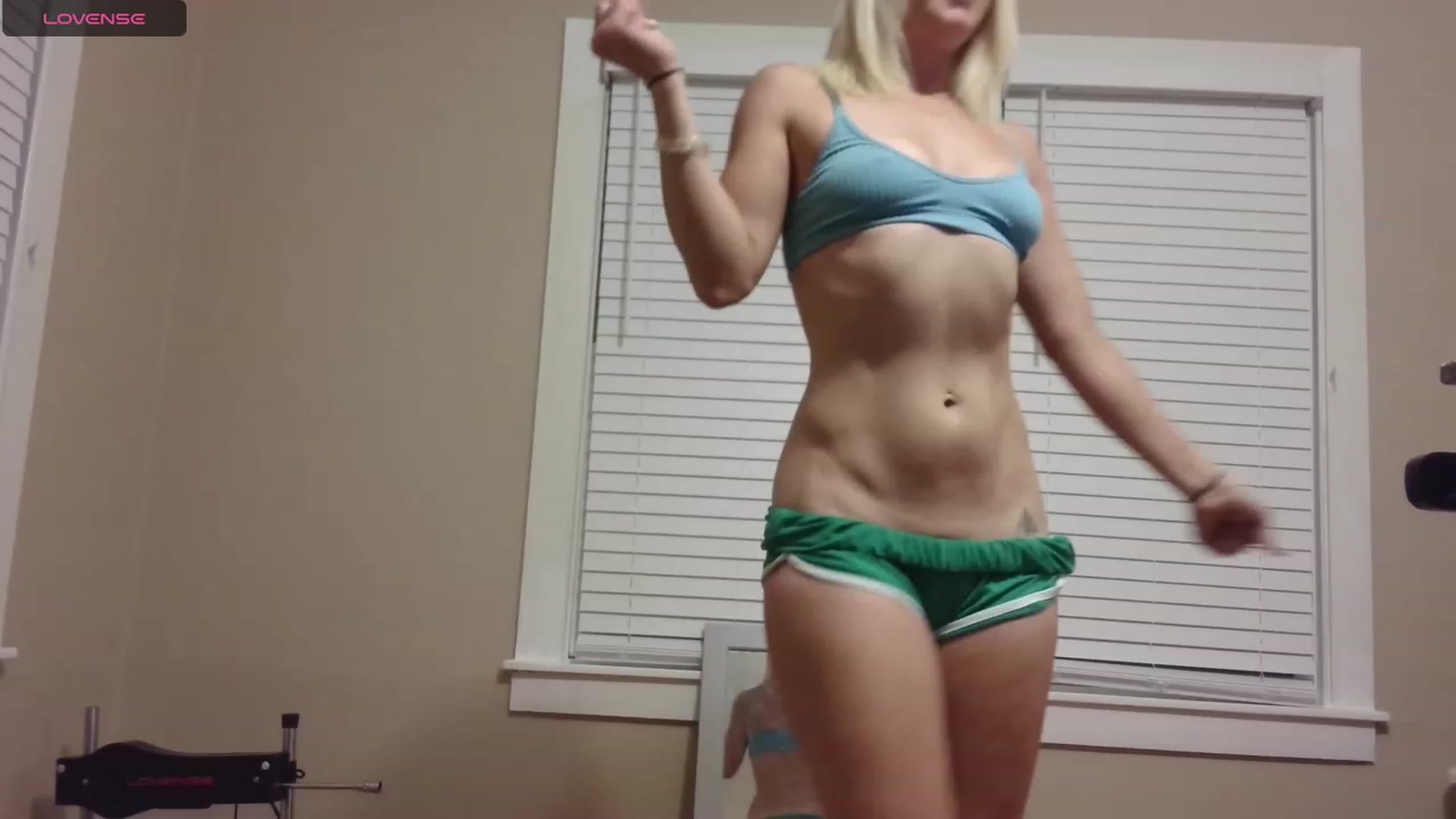 Gallery image thumbnail from HollyHanna's myfreecams stream on, 08/26/2023, 02:45 image 10 of 20