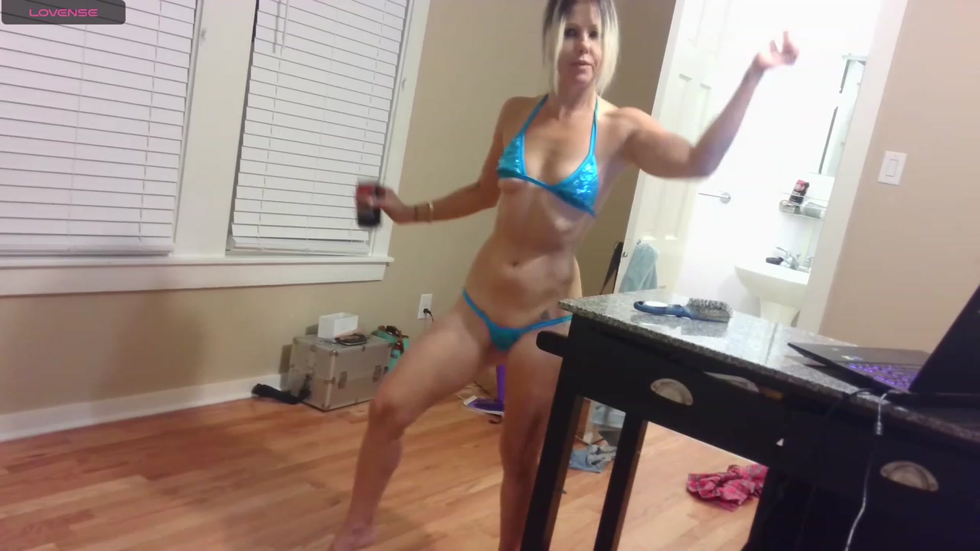 Gallery image thumbnail from HollyHanna's myfreecams stream on, 08/29/2023, 02:19 image 4 of 20
