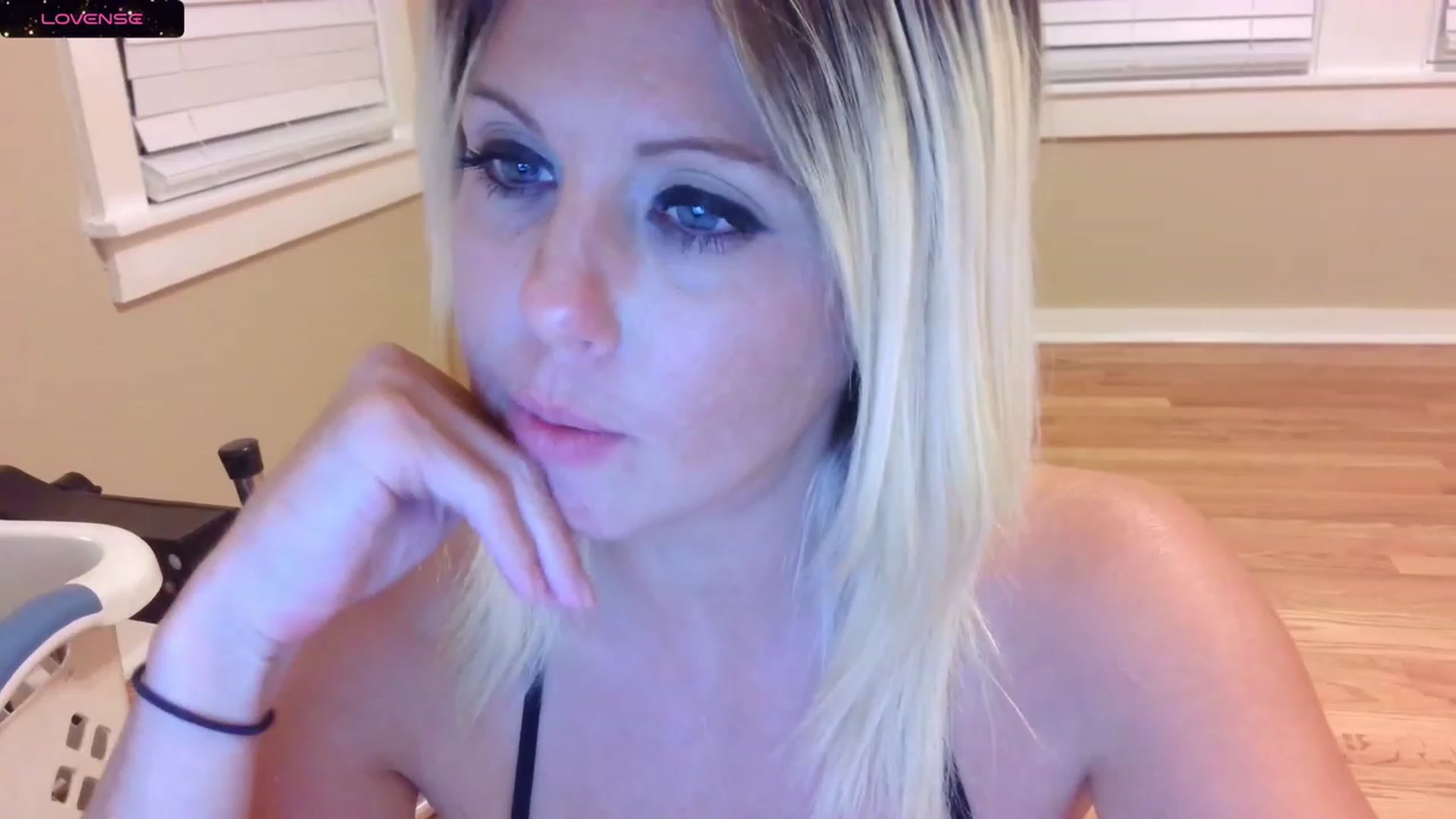 Gallery image thumbnail from HollyHanna's myfreecams stream on, 09/10/2023, 05:16 image 12 of 20