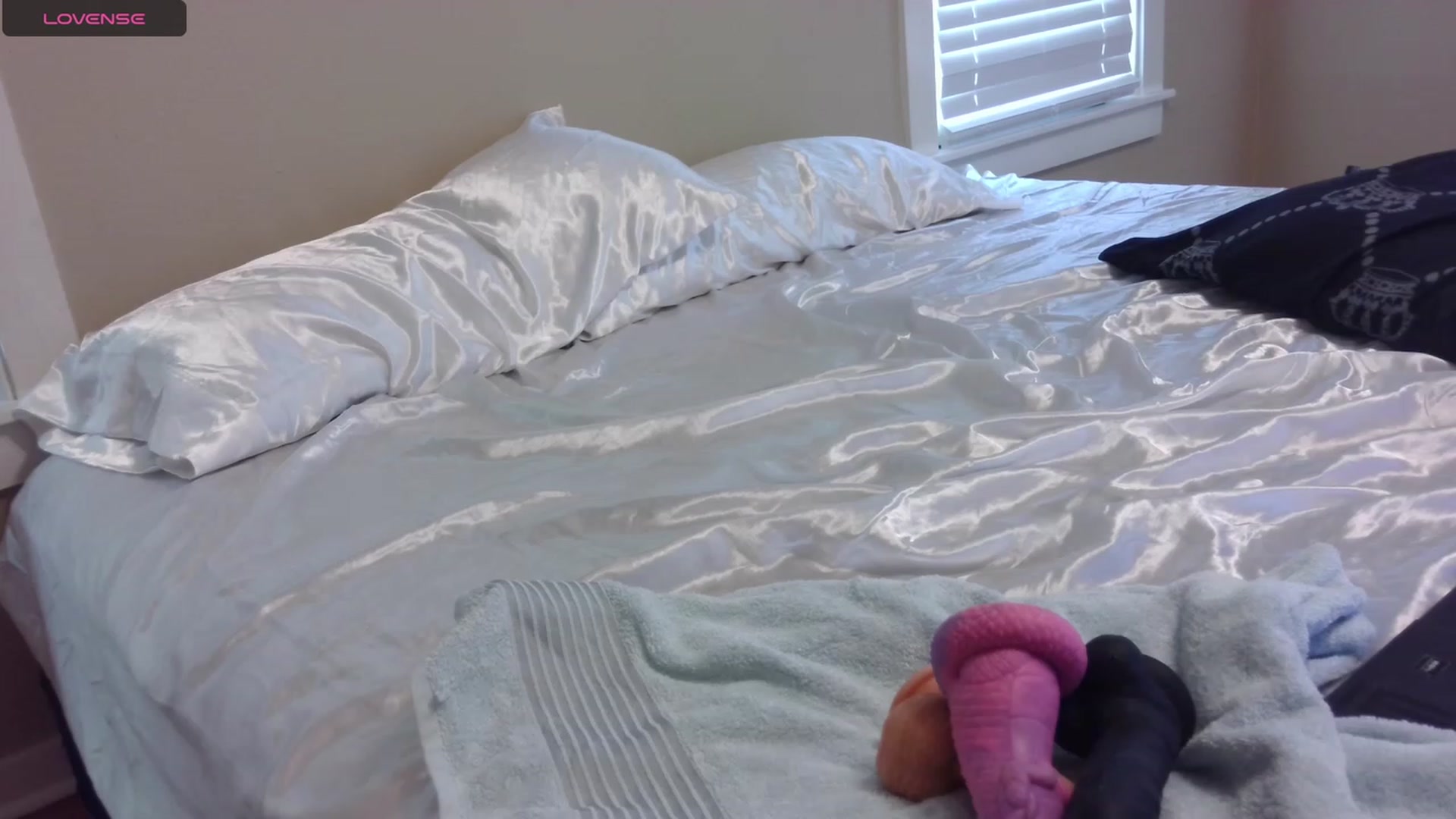 Gallery image thumbnail from HollyHanna's myfreecams stream on, 09/12/2023, 21:36 image 3 of 20