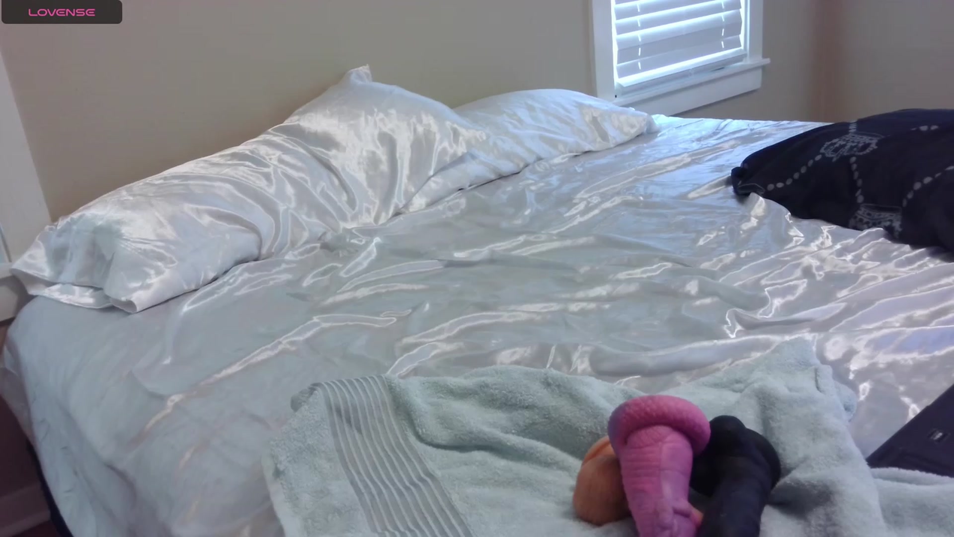 Gallery image thumbnail from HollyHanna's myfreecams stream on, 09/12/2023, 21:36 image 2 of 20