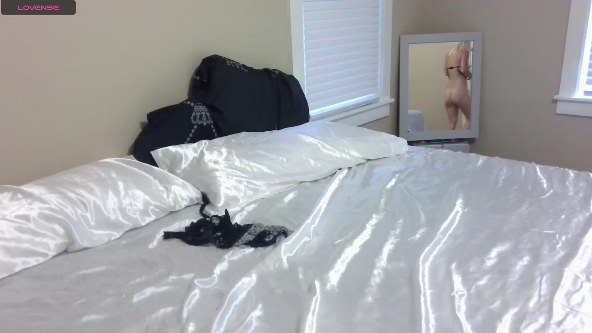 Gallery image thumbnail from HollyHanna's myfreecams stream on, 09/13/2023, 23:55 image 16 of 20