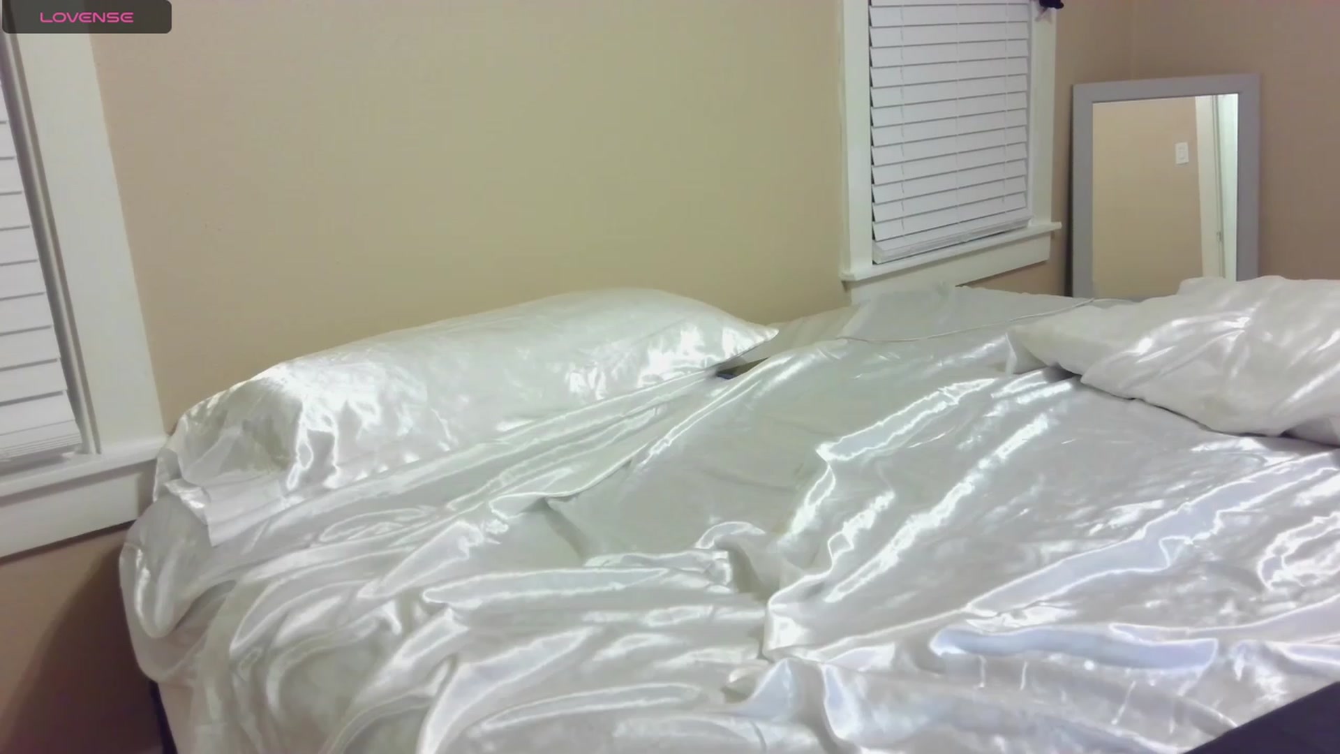 Gallery image thumbnail from HollyHanna's myfreecams stream on, 09/15/2023, 01:13 image 16 of 20