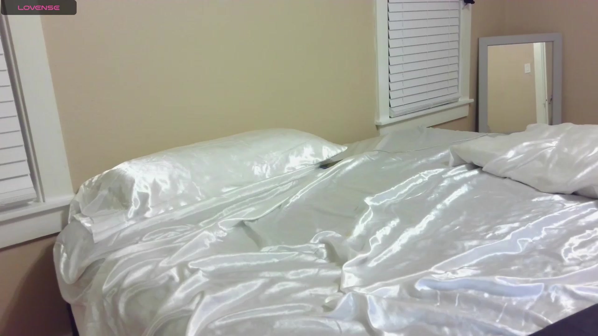 Gallery image thumbnail from HollyHanna's myfreecams stream on, 09/15/2023, 01:13 image 18 of 20