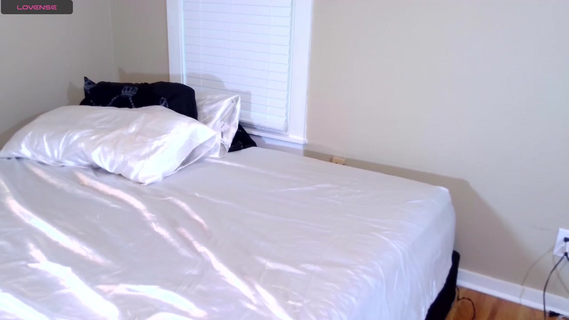 Gallery image thumbnail from HollyHanna's myfreecams stream on, 09/23/2023, 24:06 image 5 of 20