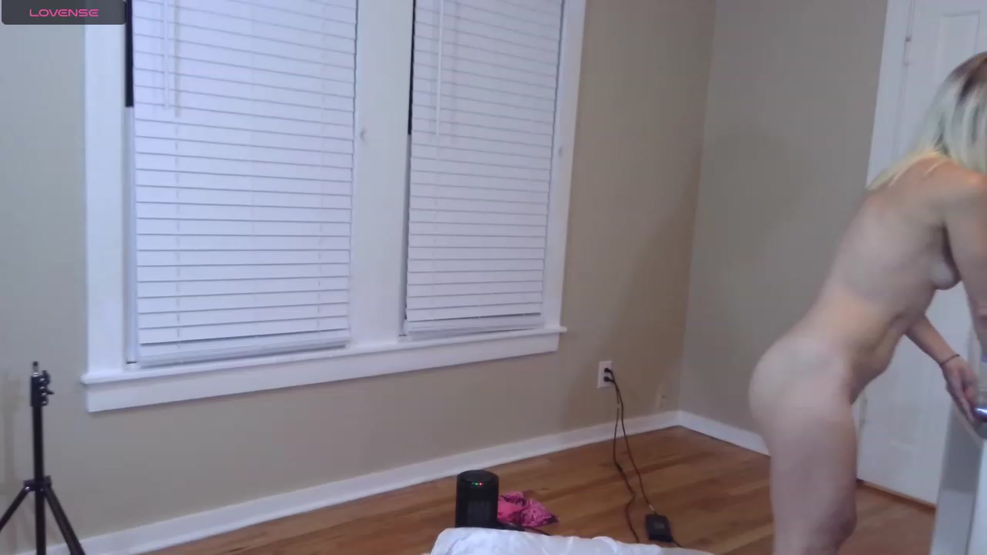 Gallery image thumbnail from HollyHanna's myfreecams stream on, 09/29/2023, 05:19 image 12 of 20