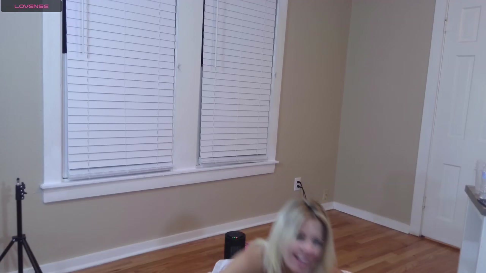 Gallery image thumbnail from HollyHanna's myfreecams stream on, 09/29/2023, 05:19 image 17 of 20