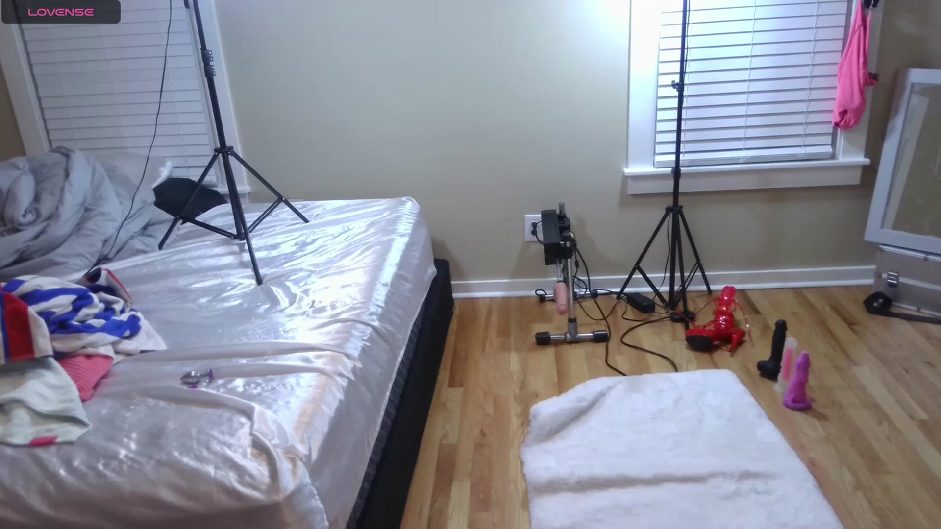 Gallery image thumbnail from HollyHanna's myfreecams stream on, 10/07/2023, 01:07 image 20 of 20