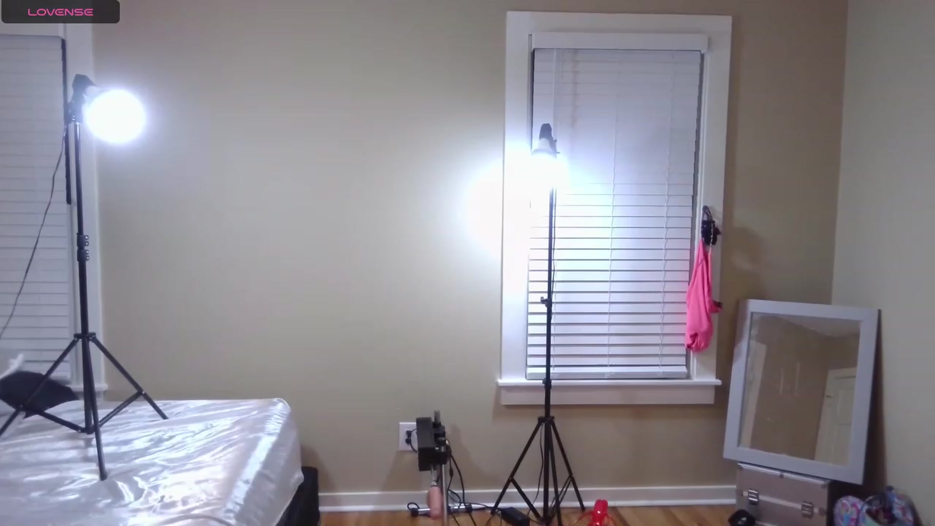 Gallery image thumbnail from HollyHanna's myfreecams stream on, 10/07/2023, 01:07 image 12 of 20