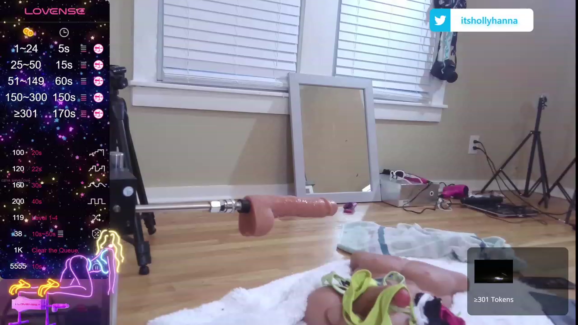 Gallery image thumbnail from HollyHanna's myfreecams stream on, 10/19/2023, 24:02 image 14 of 20