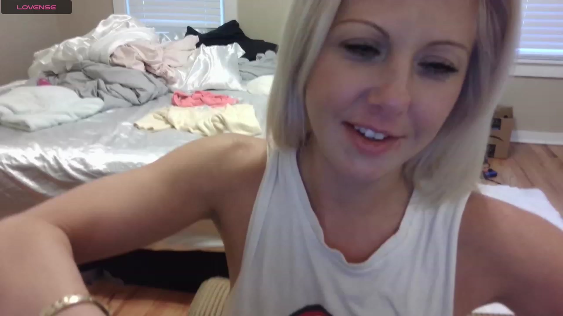 Gallery image thumbnail from HollyHanna's myfreecams stream on, 10/20/2023, 22:31 image 18 of 20