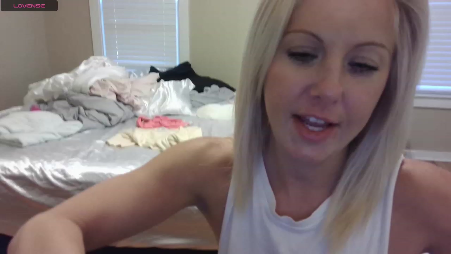 Gallery image thumbnail from HollyHanna's myfreecams stream on, 10/20/2023, 22:31 image 13 of 20