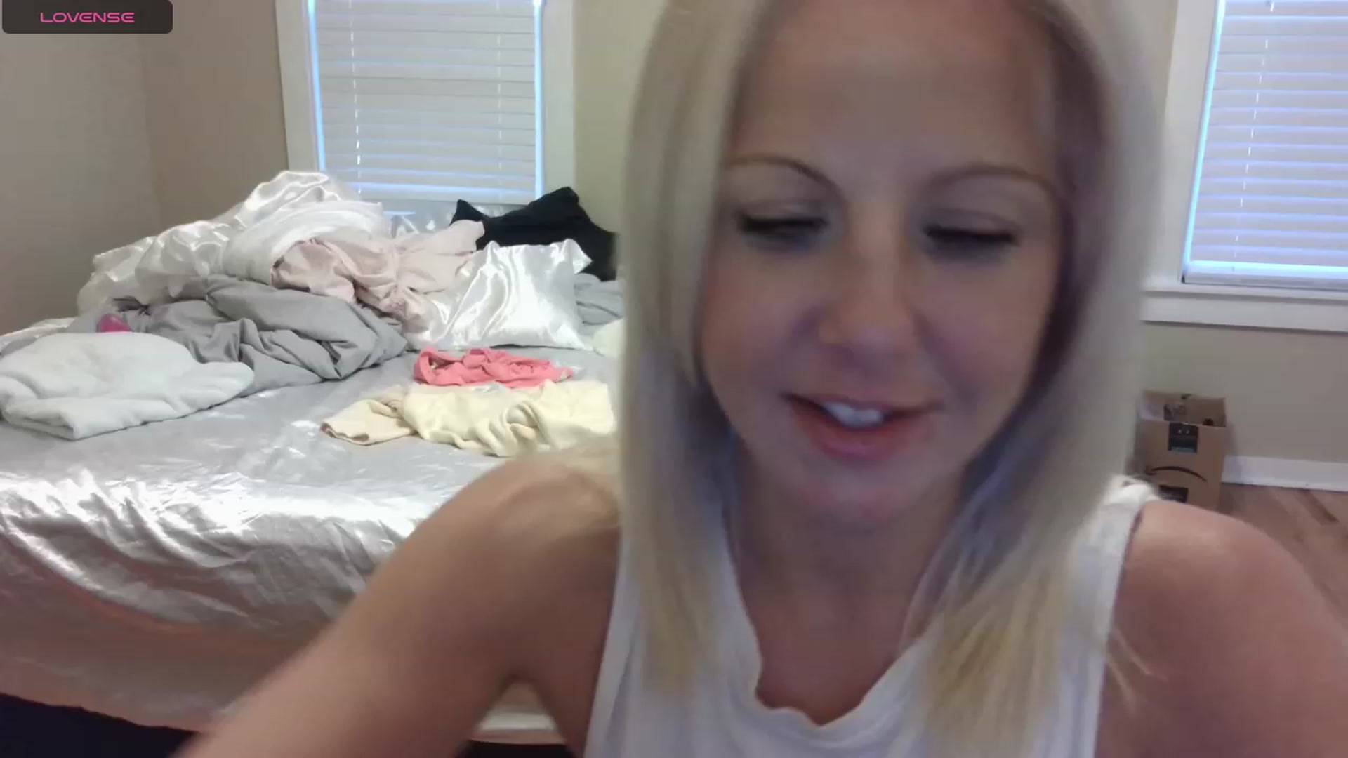 Gallery image thumbnail from HollyHanna's myfreecams stream on, 10/20/2023, 22:31 image 15 of 20