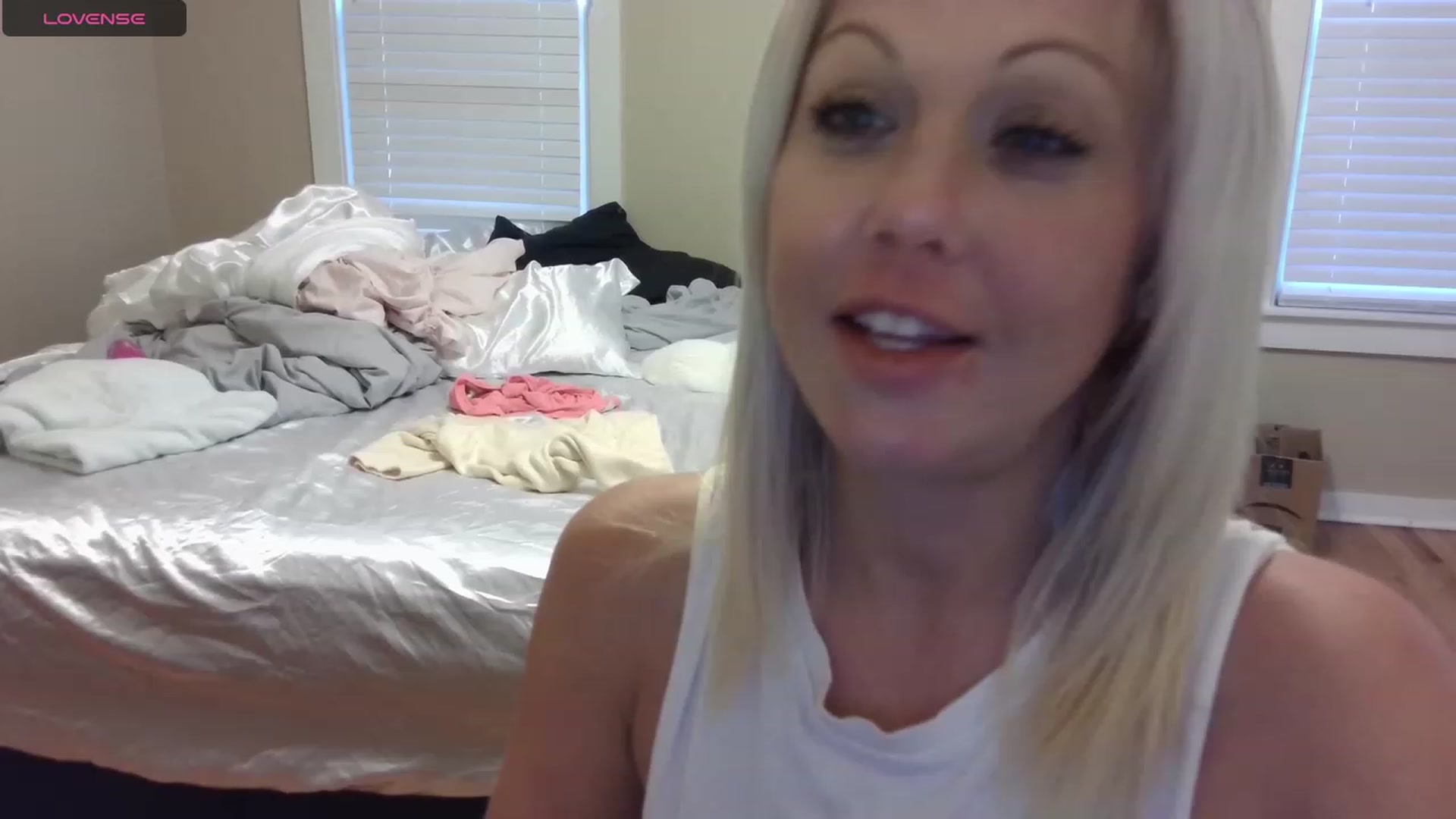 Gallery image thumbnail from HollyHanna's myfreecams stream on, 10/20/2023, 22:31 image 16 of 20