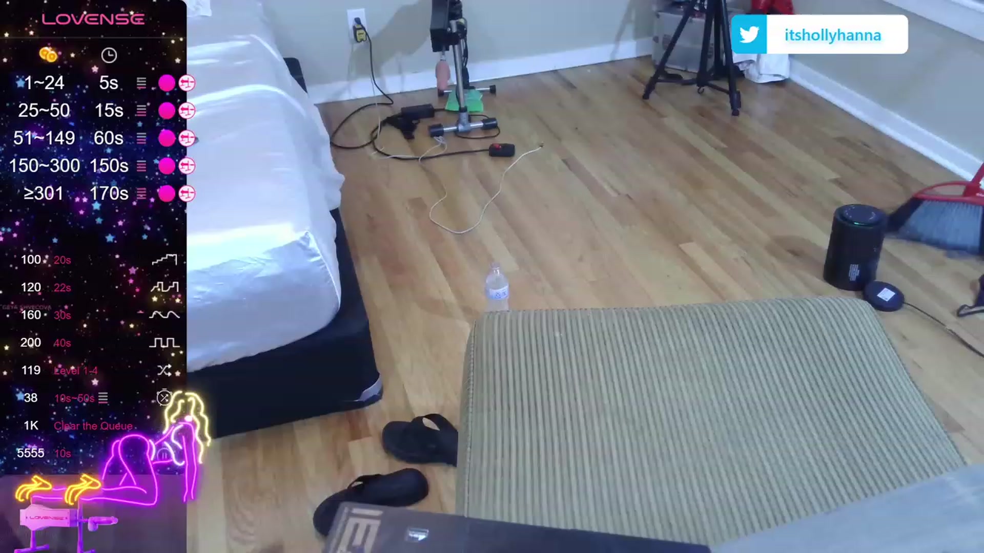 Gallery image thumbnail from HollyHanna's myfreecams stream on, 10/23/2023, 01:56 image 16 of 20