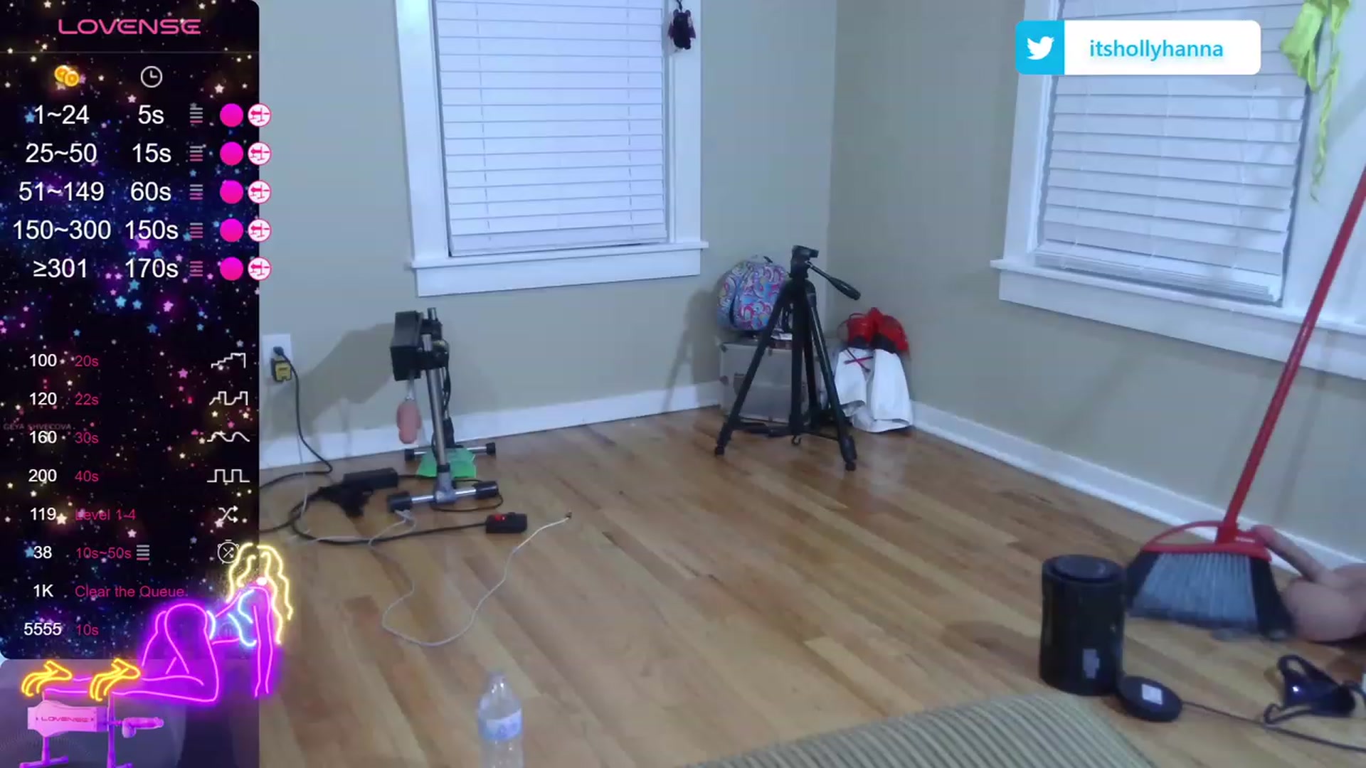 Gallery image thumbnail from HollyHanna's myfreecams stream on, 10/23/2023, 03:03 image 15 of 20