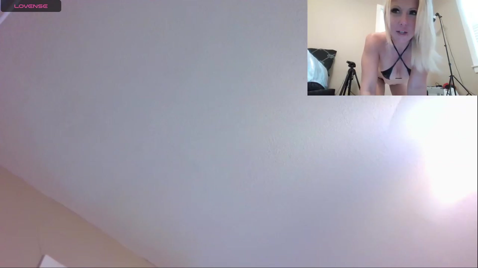 Gallery image thumbnail from HollyHanna's myfreecams stream on, 10/25/2023, 21:12 image 10 of 20