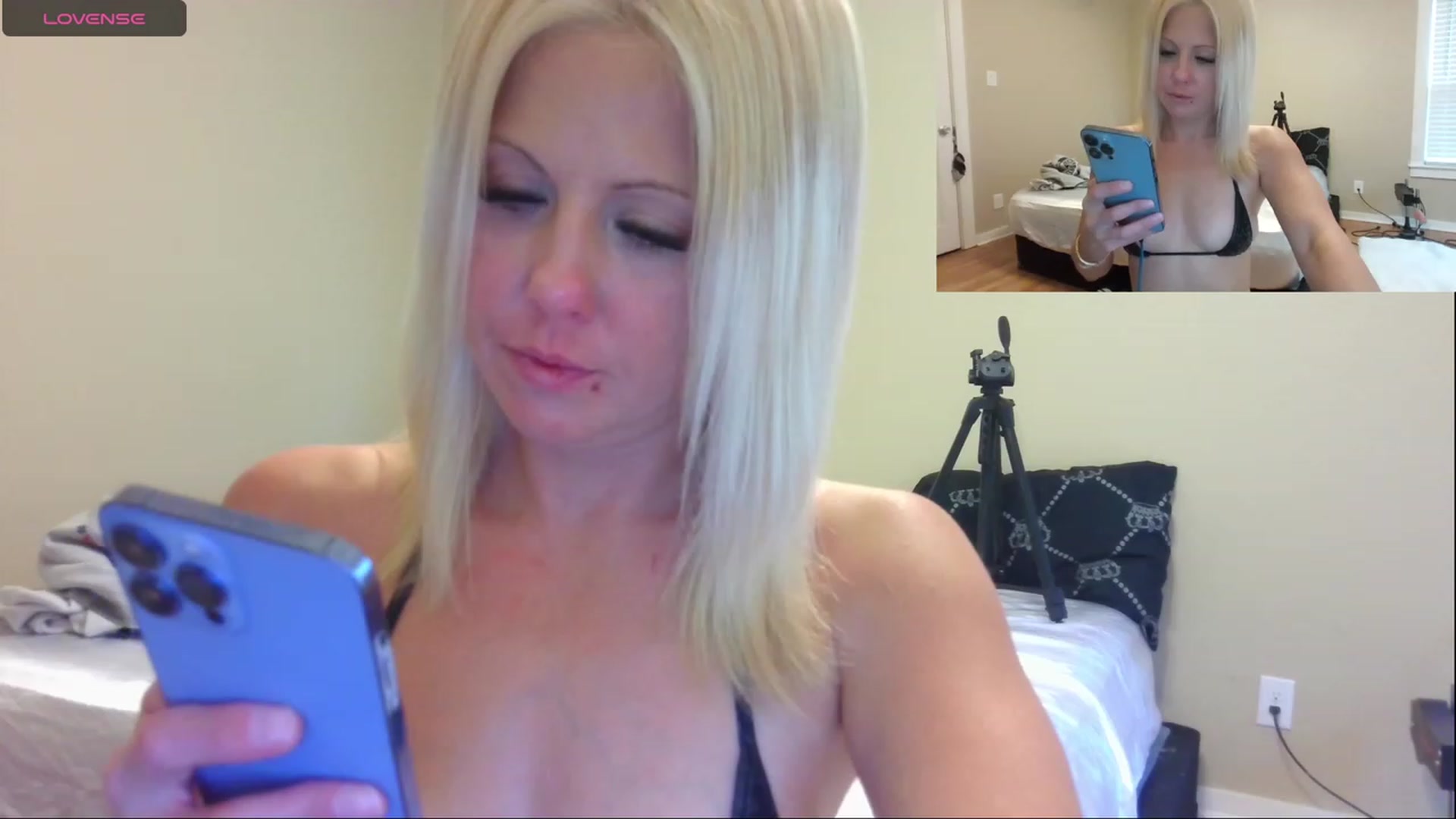 Gallery image thumbnail from HollyHanna's myfreecams stream on, 10/25/2023, 21:12 image 1 of 20