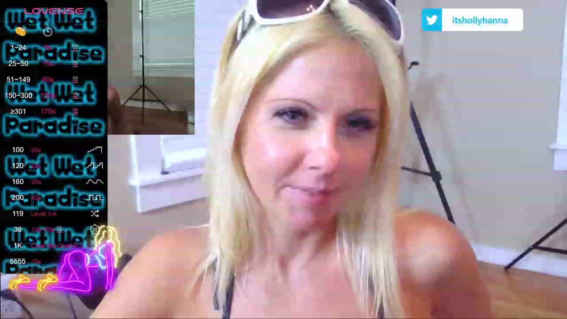 Gallery image thumbnail from HollyHanna's myfreecams stream on, 11/05/2023, 21:11 image 17 of 20