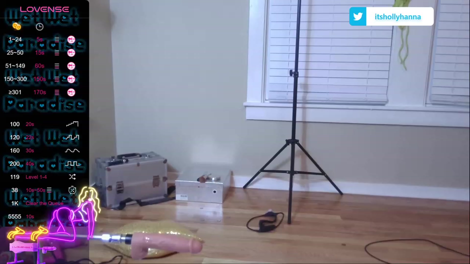Gallery image thumbnail from HollyHanna's myfreecams stream on, 11/10/2023, 08:42 image 1 of 20