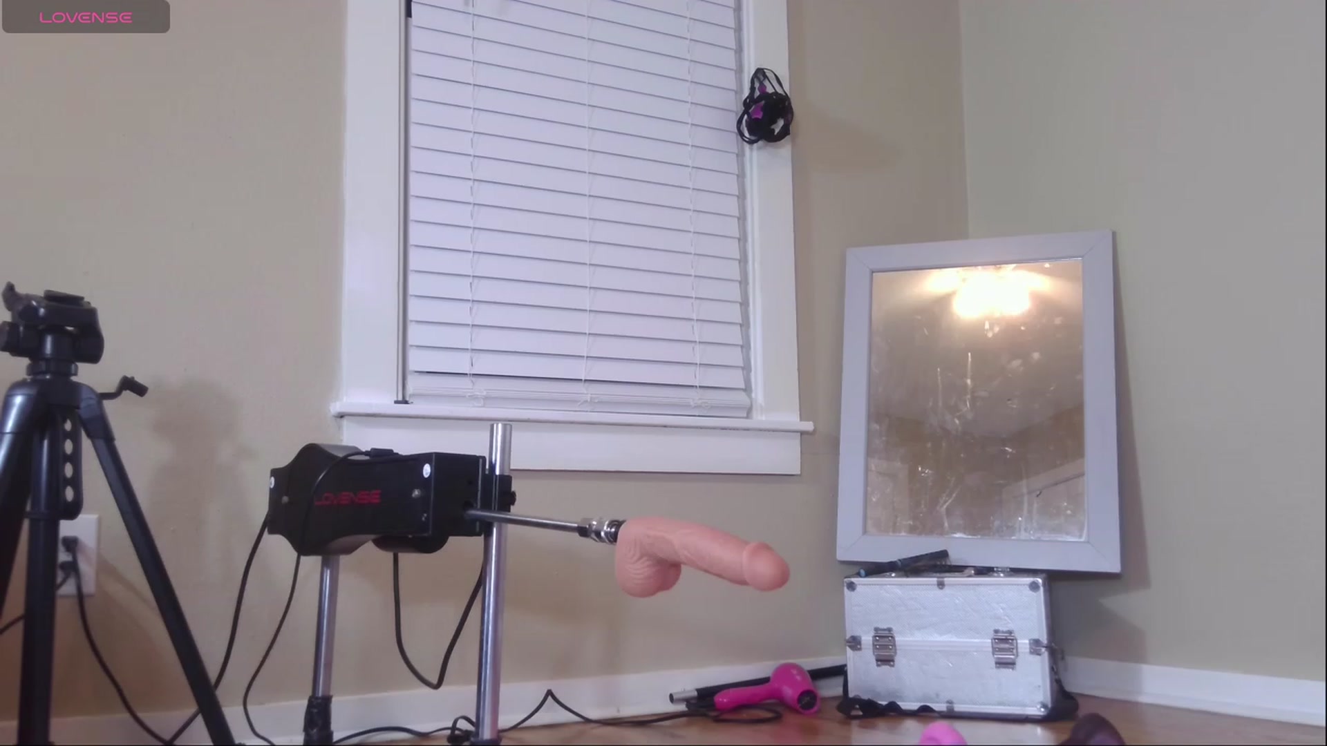 Gallery image thumbnail from HollyHanna's myfreecams stream on, 11/12/2023, 02:02 image 17 of 20