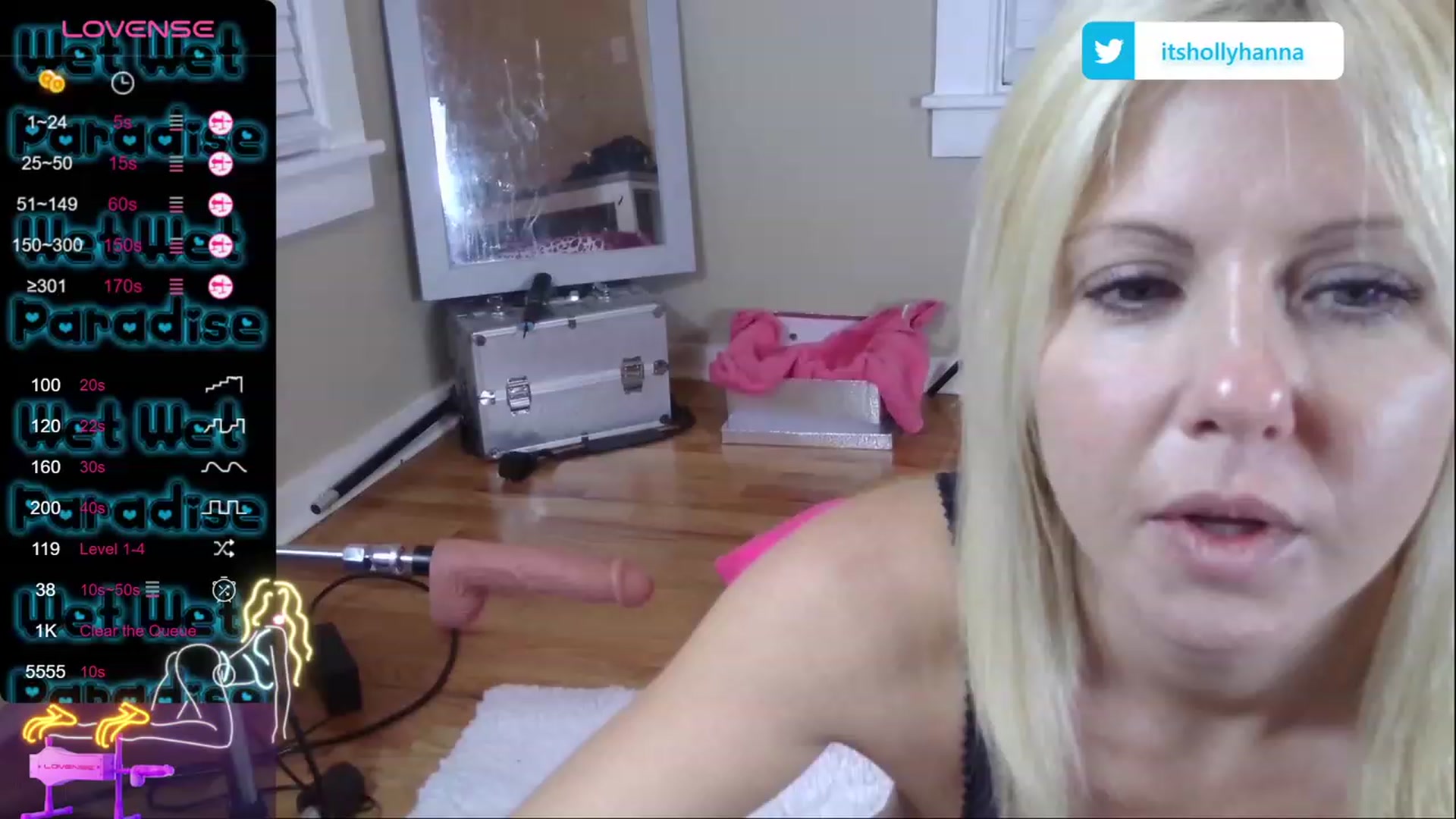 Gallery image thumbnail from HollyHanna's myfreecams stream on, 11/14/2023, 02:37 image 1 of 20