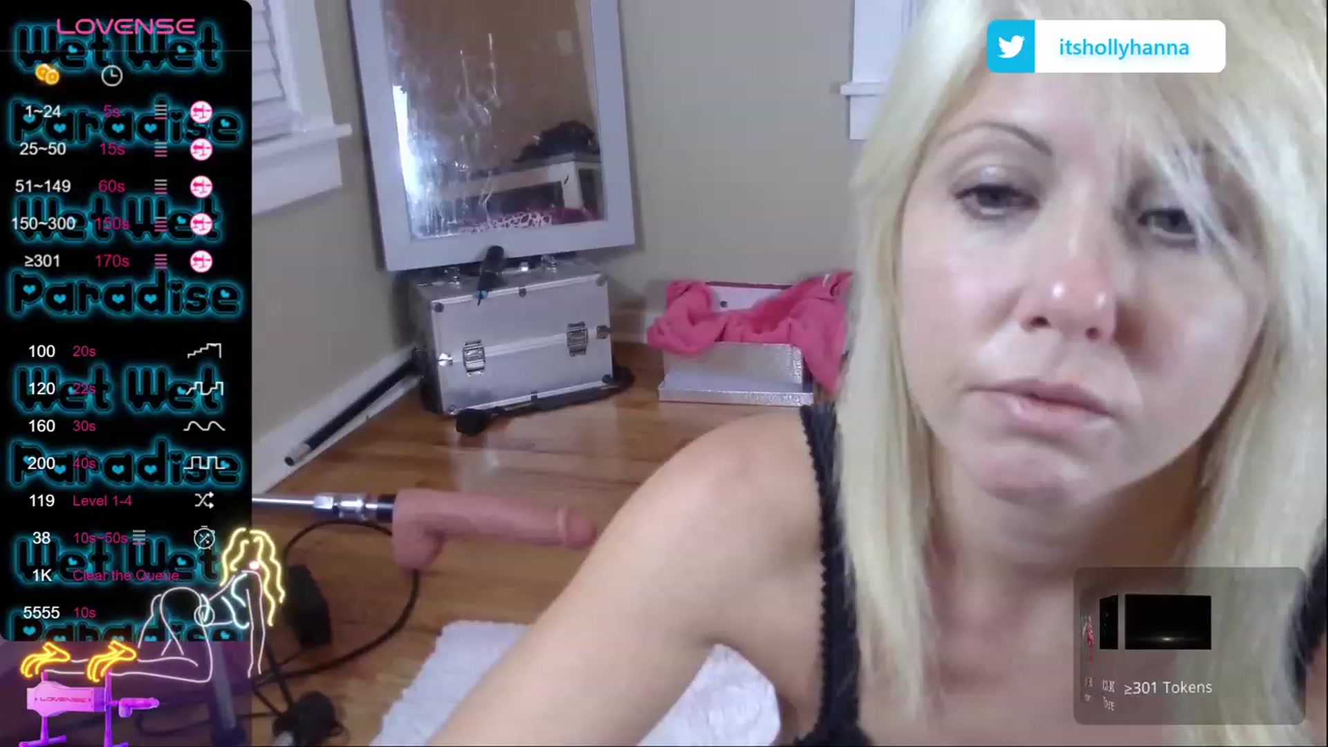 Gallery image thumbnail from HollyHanna's myfreecams stream on, 11/14/2023, 02:37 image 5 of 20