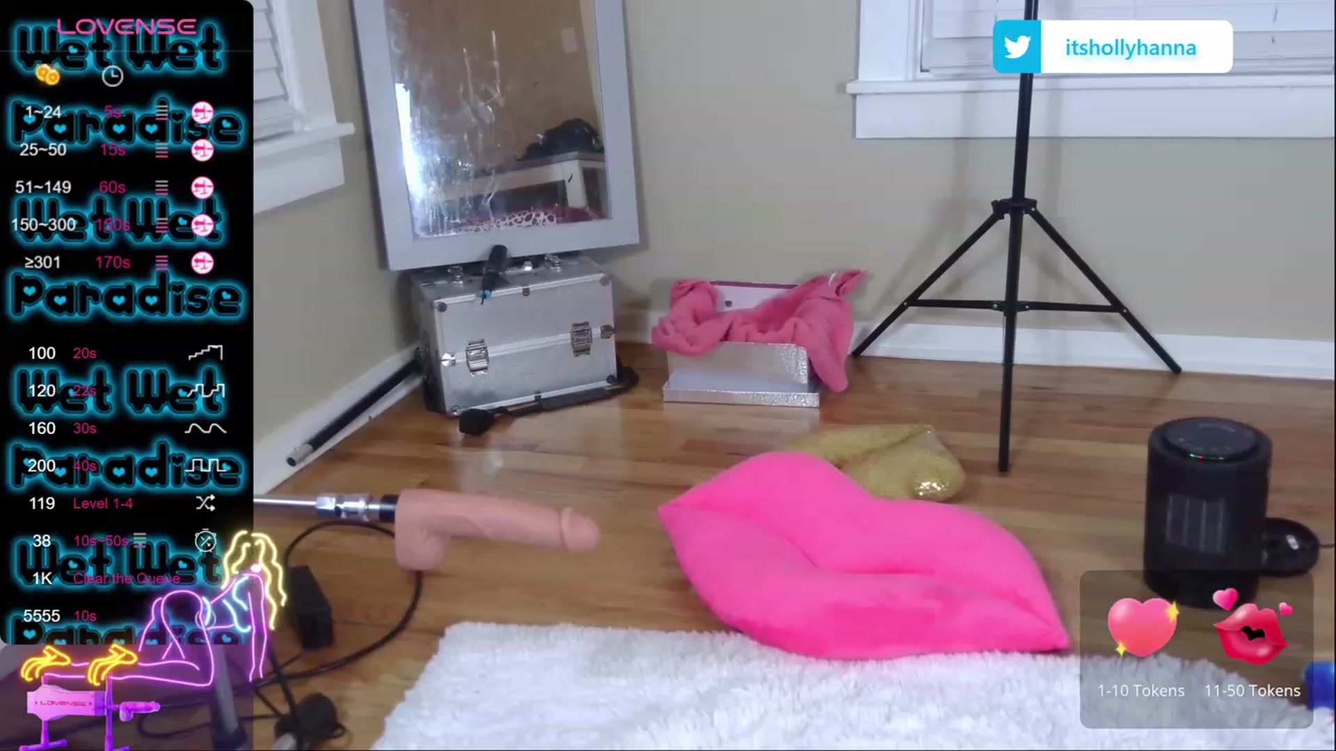 Gallery image thumbnail from HollyHanna's myfreecams stream on, 11/14/2023, 02:37 image 13 of 20